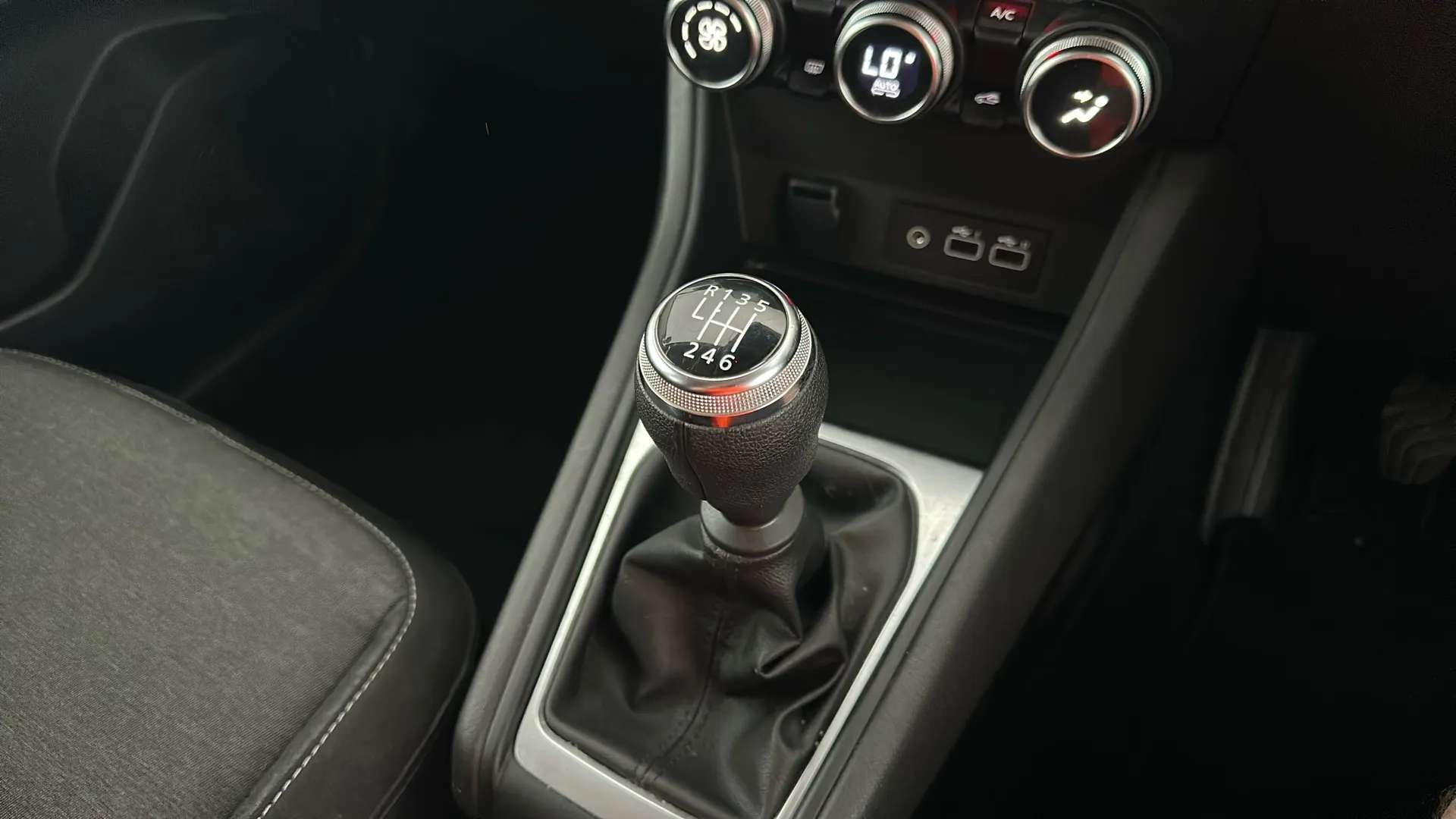 2023 RENAULT CAPTUR 2023 RENAULT CAPTUR