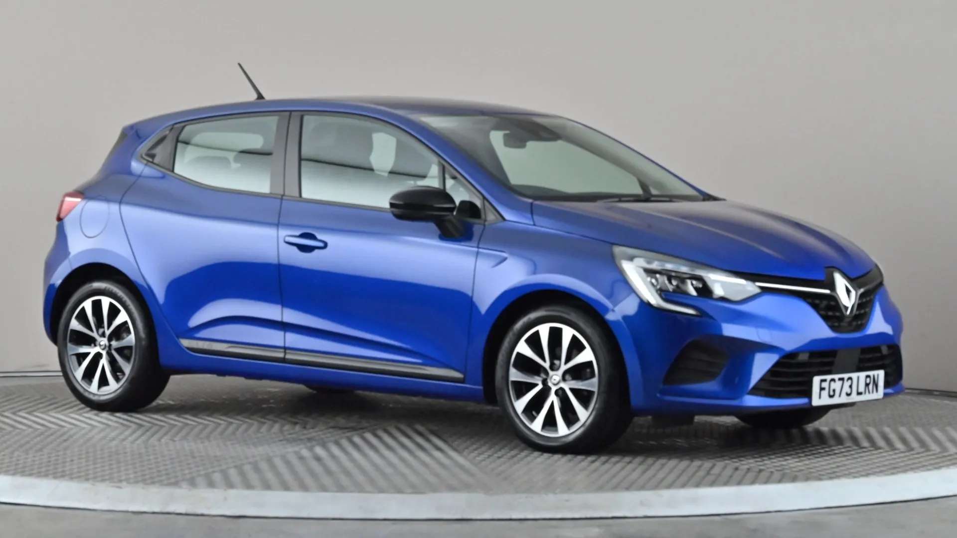 A 2023 RENAULT CLIO 1.0 TCe 90 Evolution A 2023 RENAULT CLIO 1.0 TCe 90 Evolution