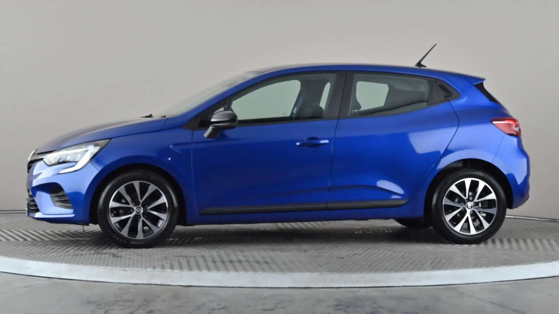 A 2023 RENAULT CLIO 1.0 TCe 90 Evolution A 2023 RENAULT CLIO 1.0 TCe 90 Evolution