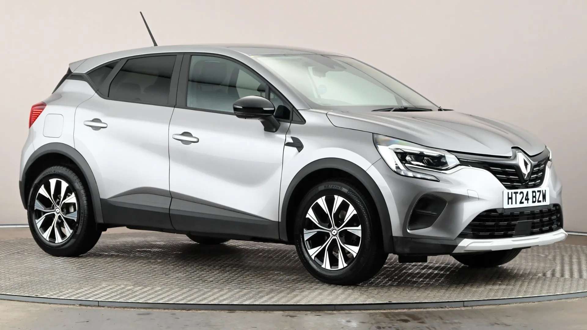 A 2024 RENAULT CAPTUR 1.0 TCE 90 Evolution A 2024 RENAULT CAPTUR 1.0 TCE 90 Evolution