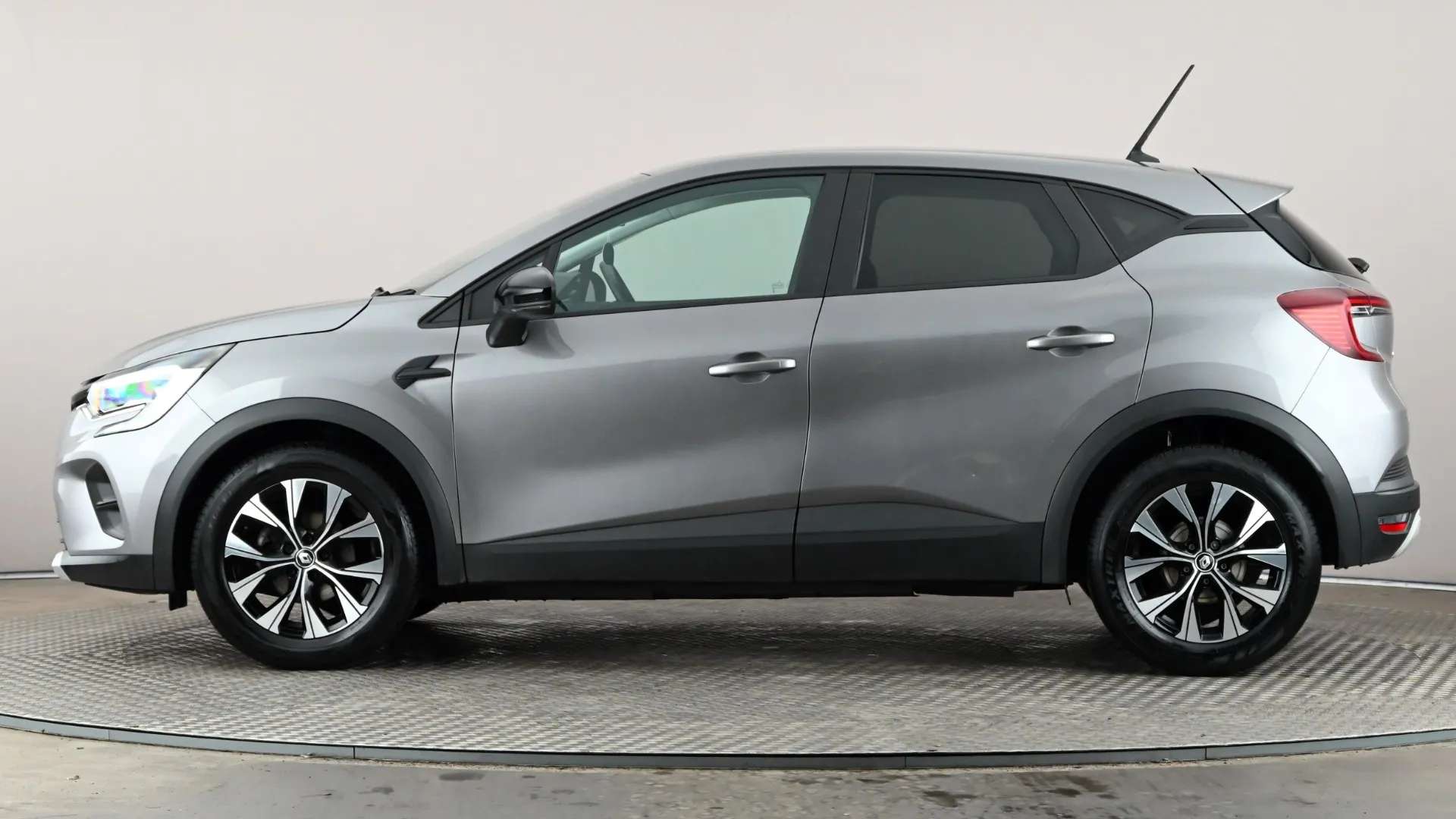 A 2024 RENAULT CAPTUR 1.0 TCE 90 Evolution A 2024 RENAULT CAPTUR 1.0 TCE 90 Evolution
