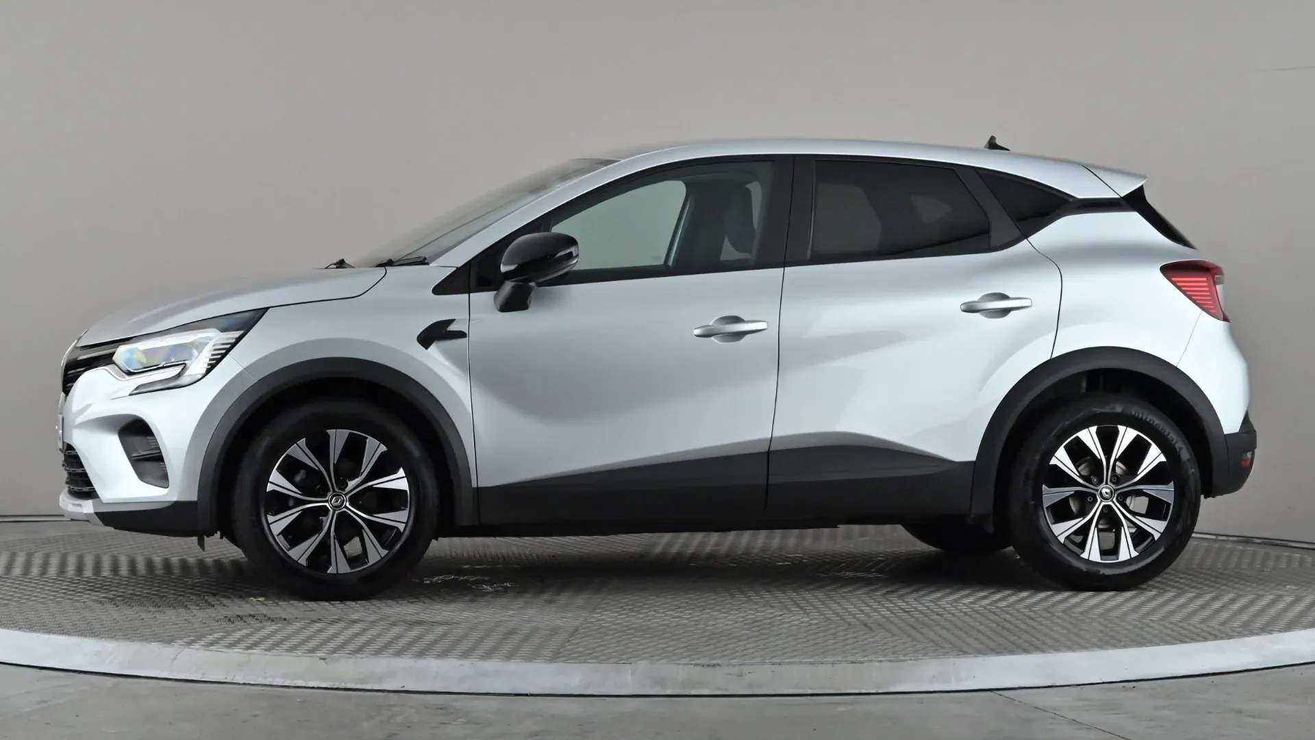 A 2024 RENAULT CAPTUR 1.0 TCE 90 Evolution A 2024 RENAULT CAPTUR 1.0 TCE 90 Evolution