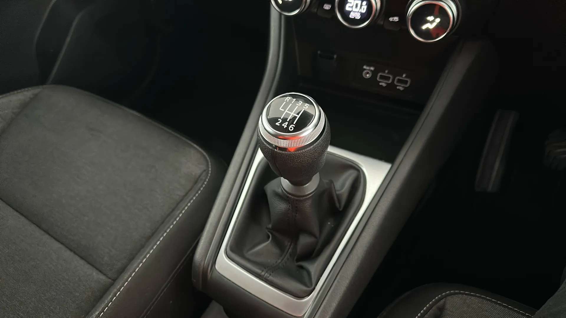 2023 RENAULT CAPTUR 2023 RENAULT CAPTUR