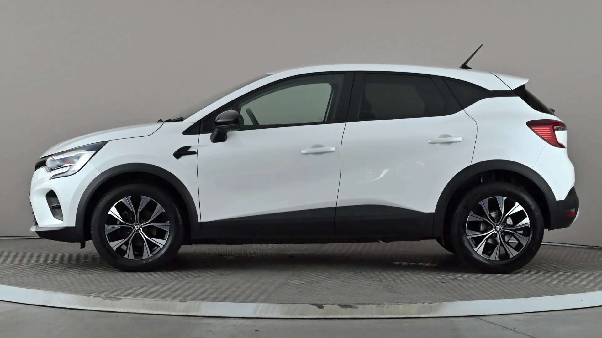 A 2023 RENAULT CAPTUR 1.0 TCE 90 Evolution A 2023 RENAULT CAPTUR 1.0 TCE 90 Evolution