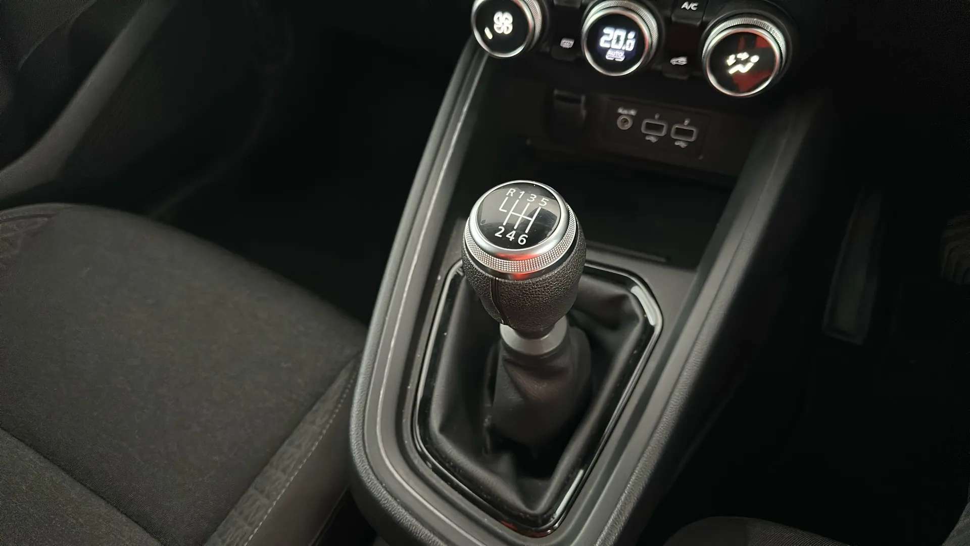 2022 RENAULT CLIO 2022 RENAULT CLIO
