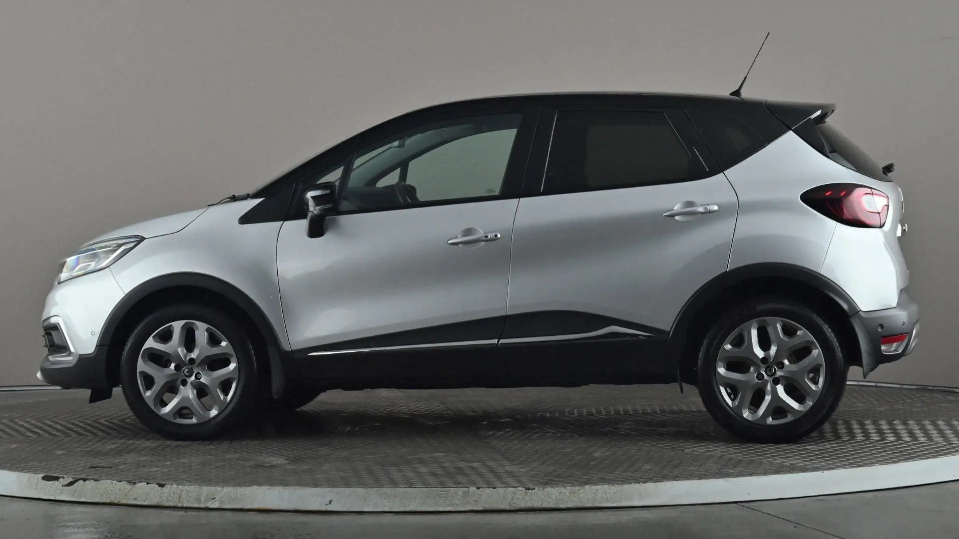 A 2018 RENAULT CAPTUR 0.9 TCE 90 GT Line A 2018 RENAULT CAPTUR 0.9 TCE 90 GT Line