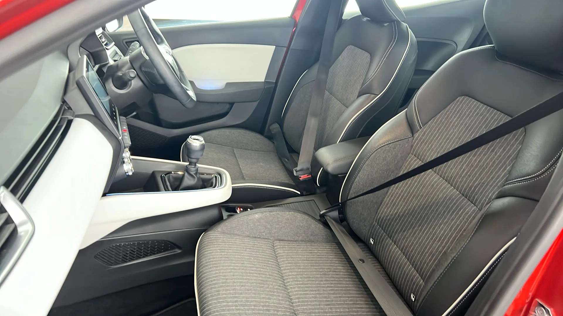 2021 RENAULT CLIO 2021 RENAULT CLIO