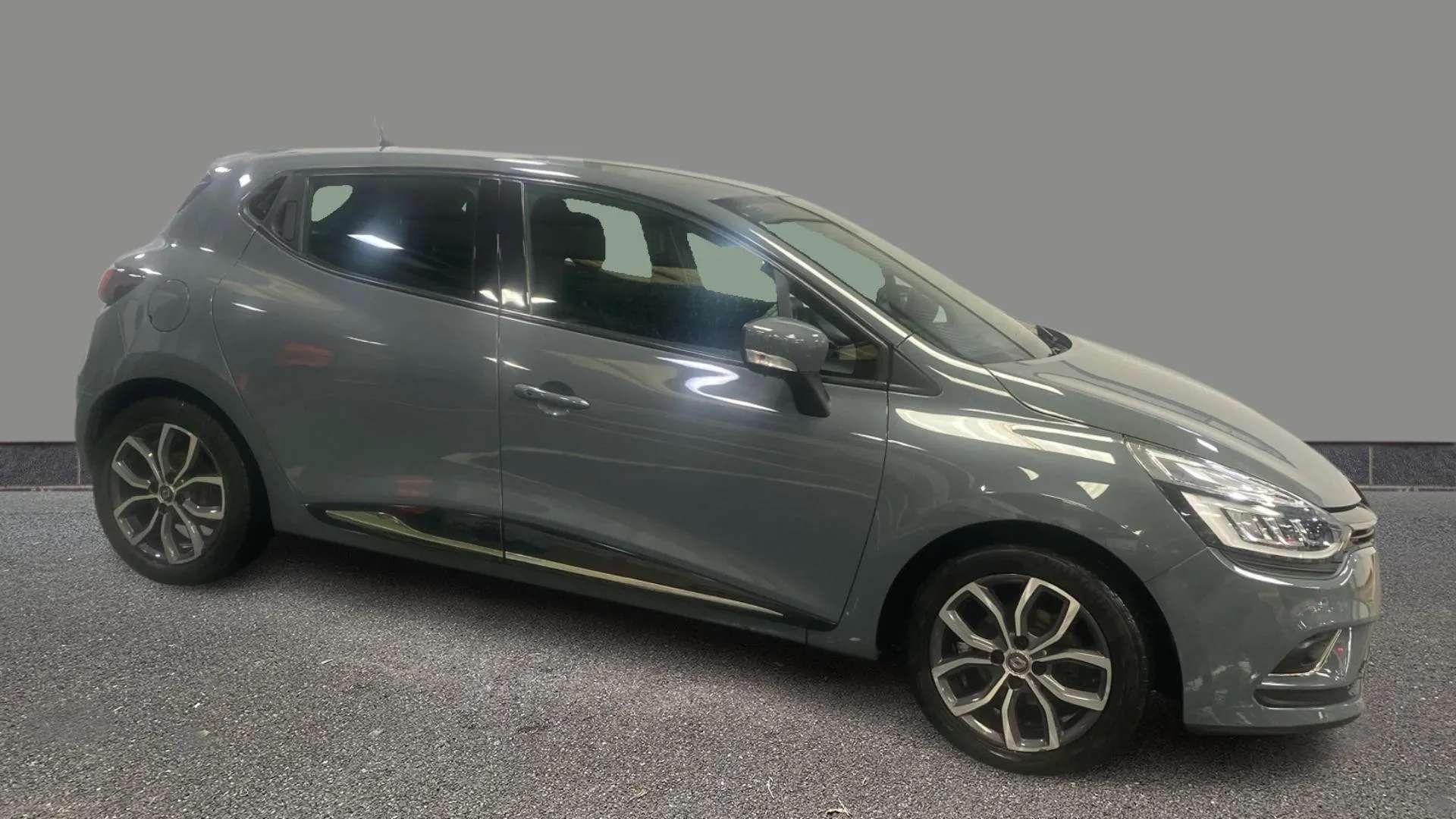 A 2018 RENAULT CLIO 0.9 TCE 90 Urban Nav A 2018 RENAULT CLIO 0.9 TCE 90 Urban Nav
