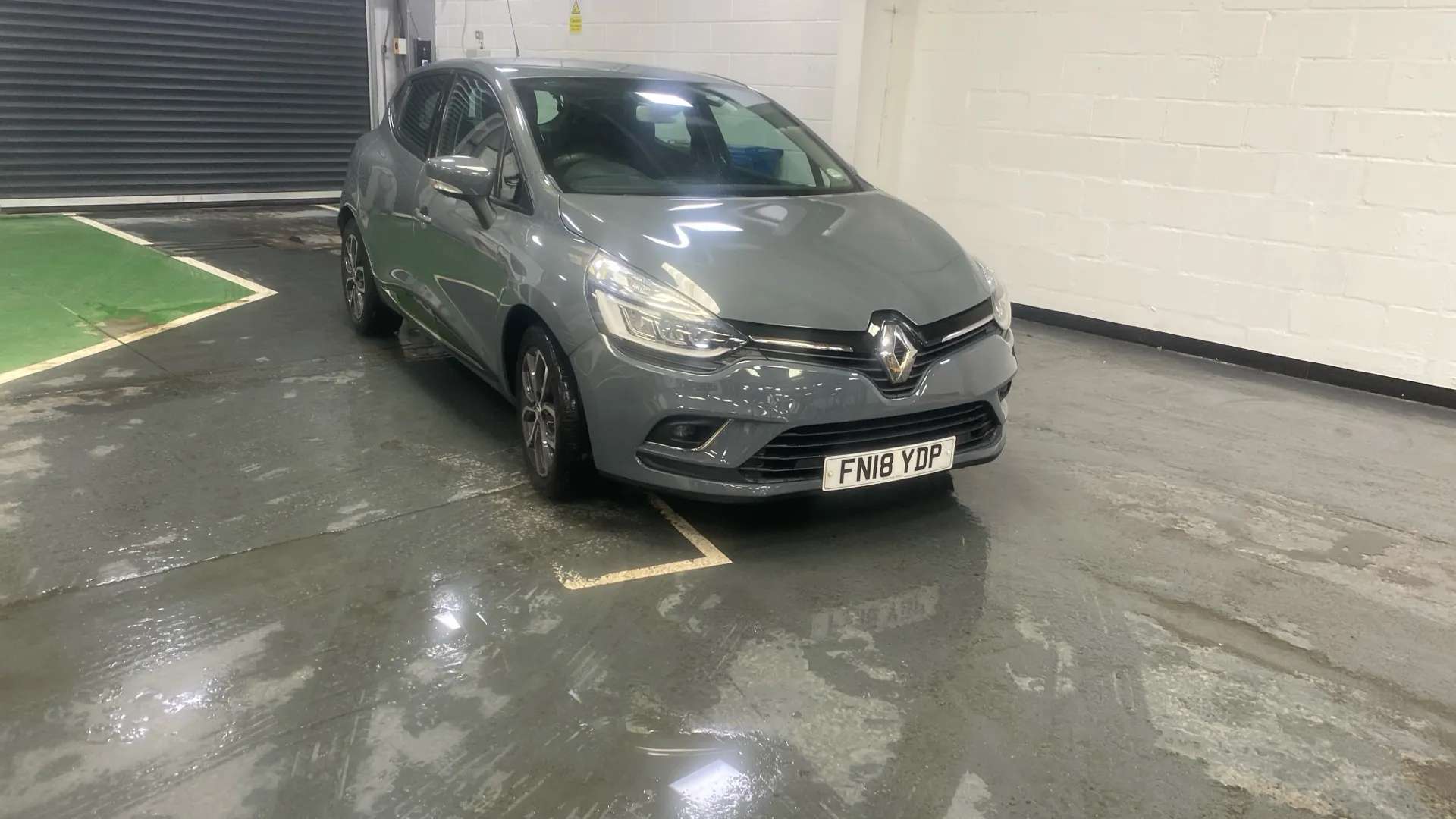 A 2018 RENAULT CLIO 0.9 TCE 90 Urban Nav A 2018 RENAULT CLIO 0.9 TCE 90 Urban Nav