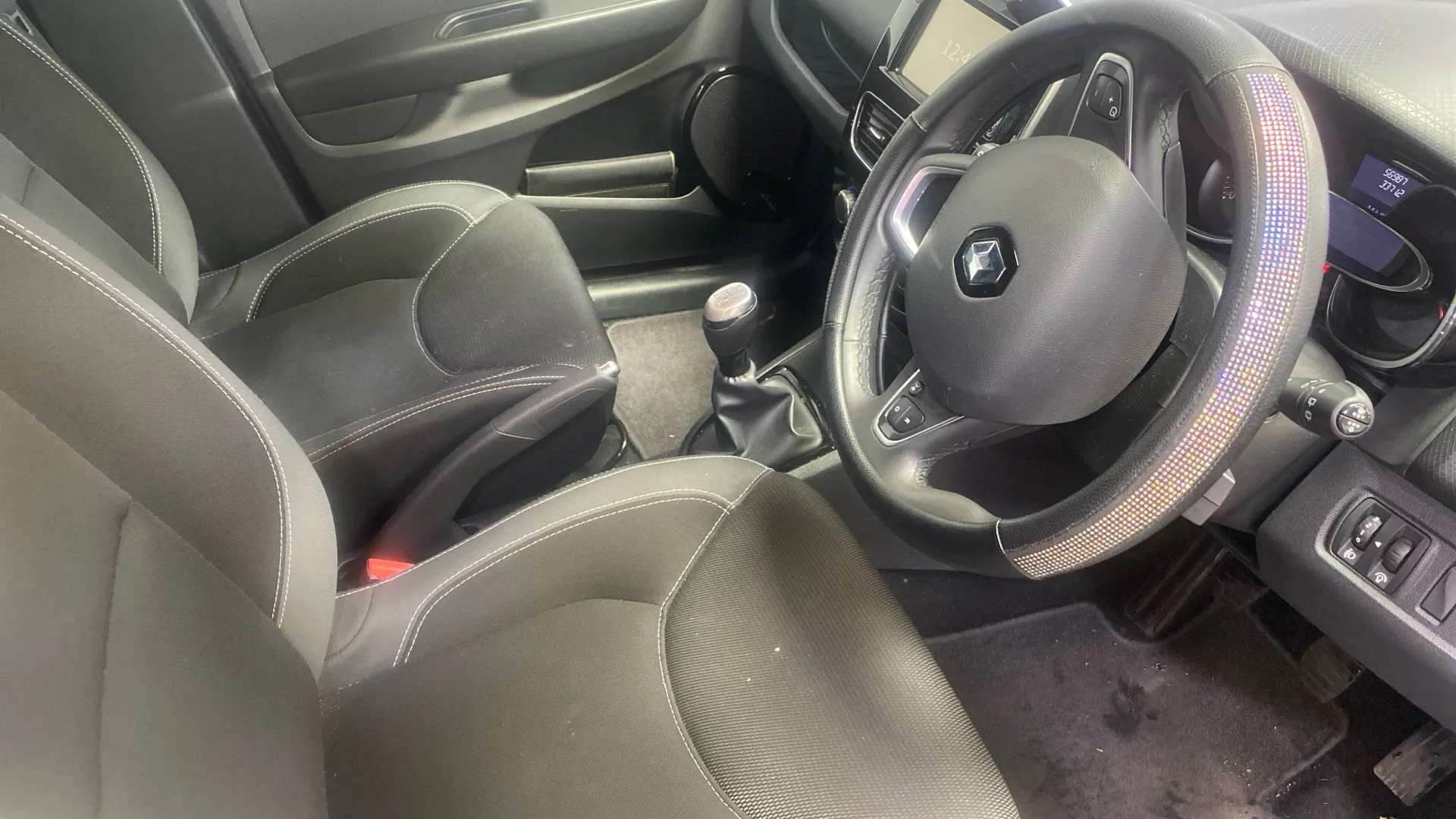 A 2018 RENAULT CLIO 0.9 TCE 90 Urban Nav A 2018 RENAULT CLIO 0.9 TCE 90 Urban Nav