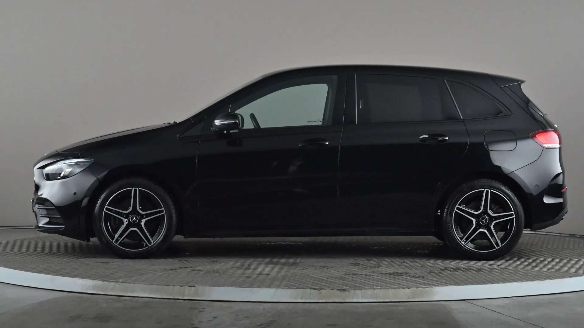 A 2021 MERCEDES-BENZ B CLASS B250e AMG Line Executive Edition Auto A 2021 MERCEDES-BENZ B CLASS B250e AMG Line Executive Edition Auto