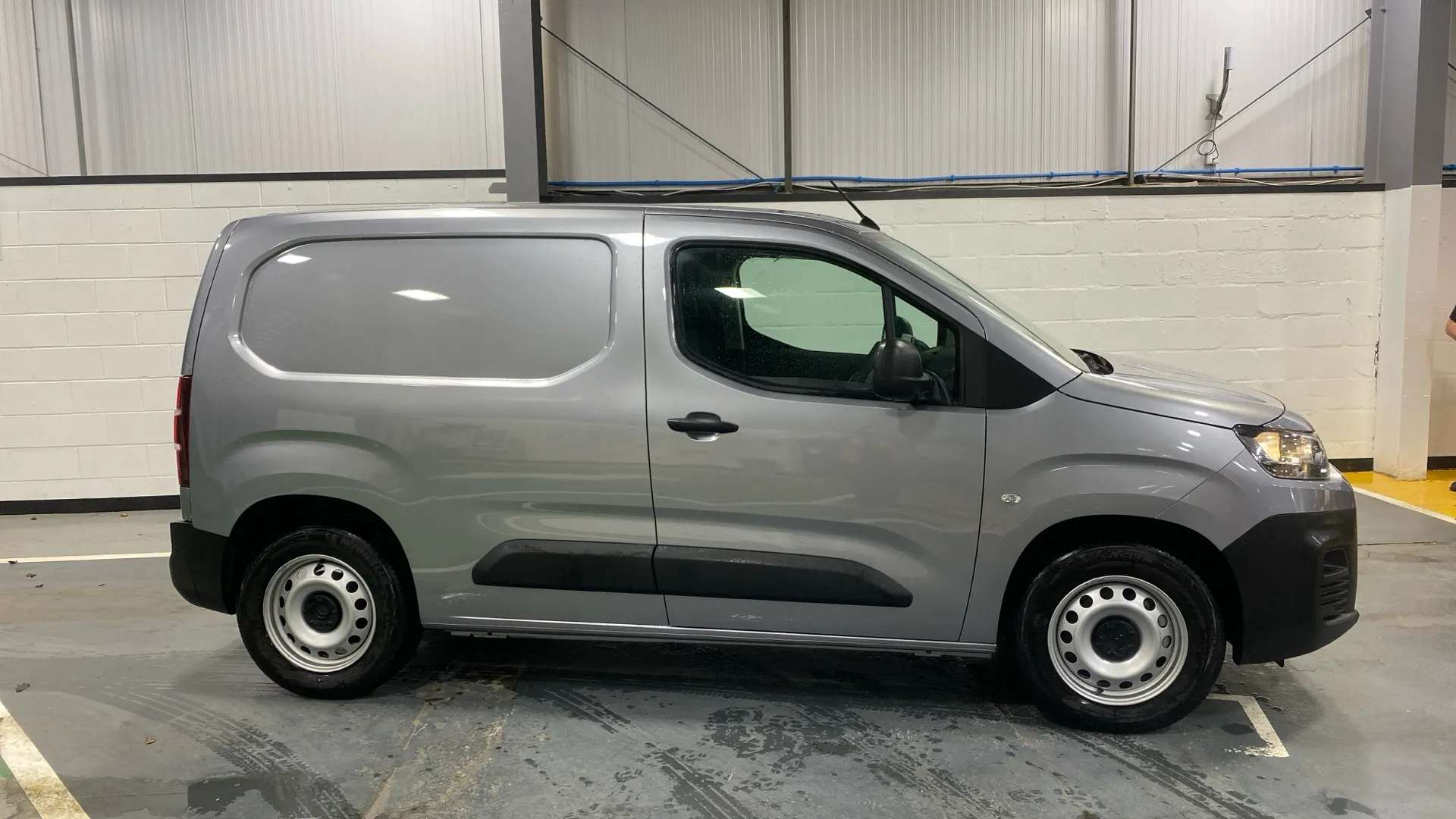 A 2023 CITROEN BERLINGO 800 100kW 50kWh Enterprise Edition Auto A 2023 CITROEN BERLINGO 800 100kW 50kWh Enterprise Edition Auto