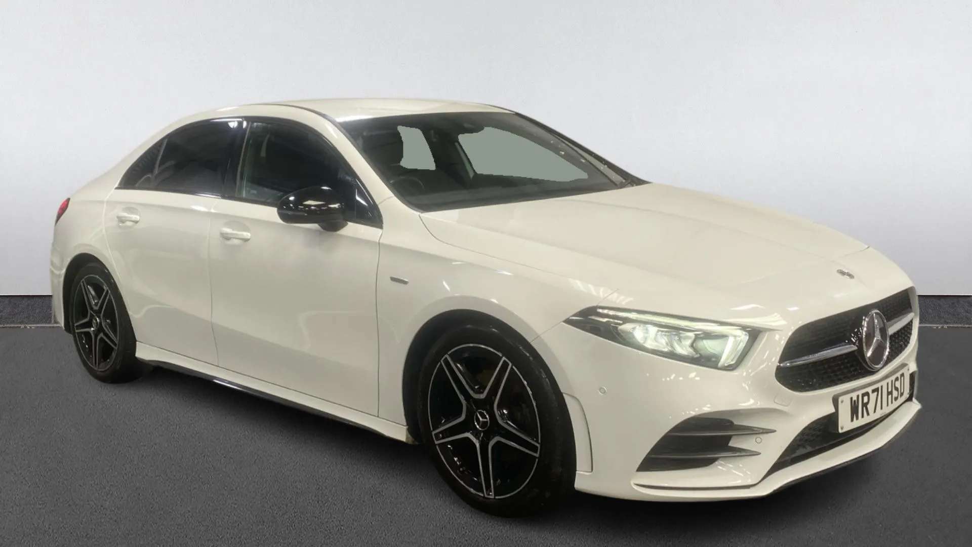 A 2022 MERCEDES-BENZ A CLASS A180 AMG Line Executive Edition Auto A 2022 MERCEDES-BENZ A CLASS A180 AMG Line Executive Edition Auto