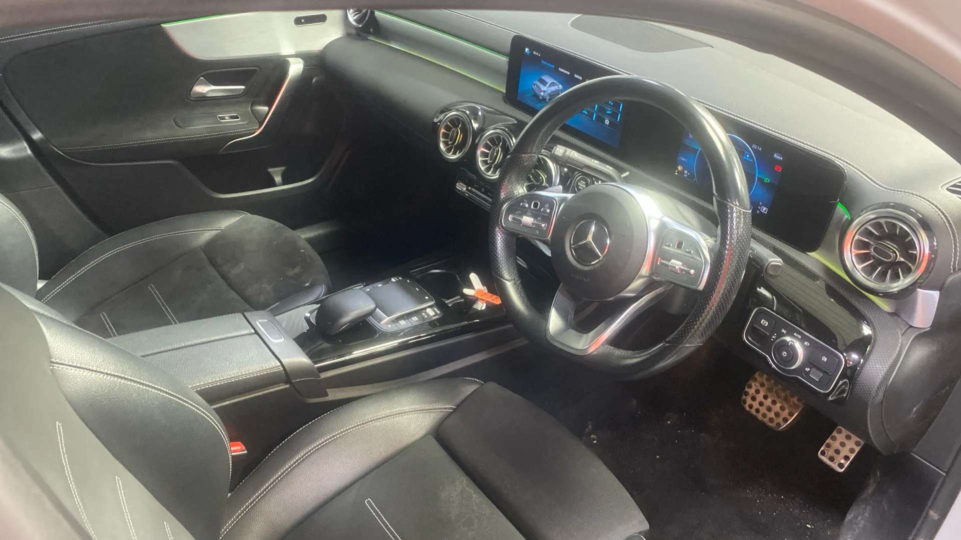 A 2022 MERCEDES-BENZ A CLASS A180 AMG Line Executive Edition Auto A 2022 MERCEDES-BENZ A CLASS A180 AMG Line Executive Edition Auto