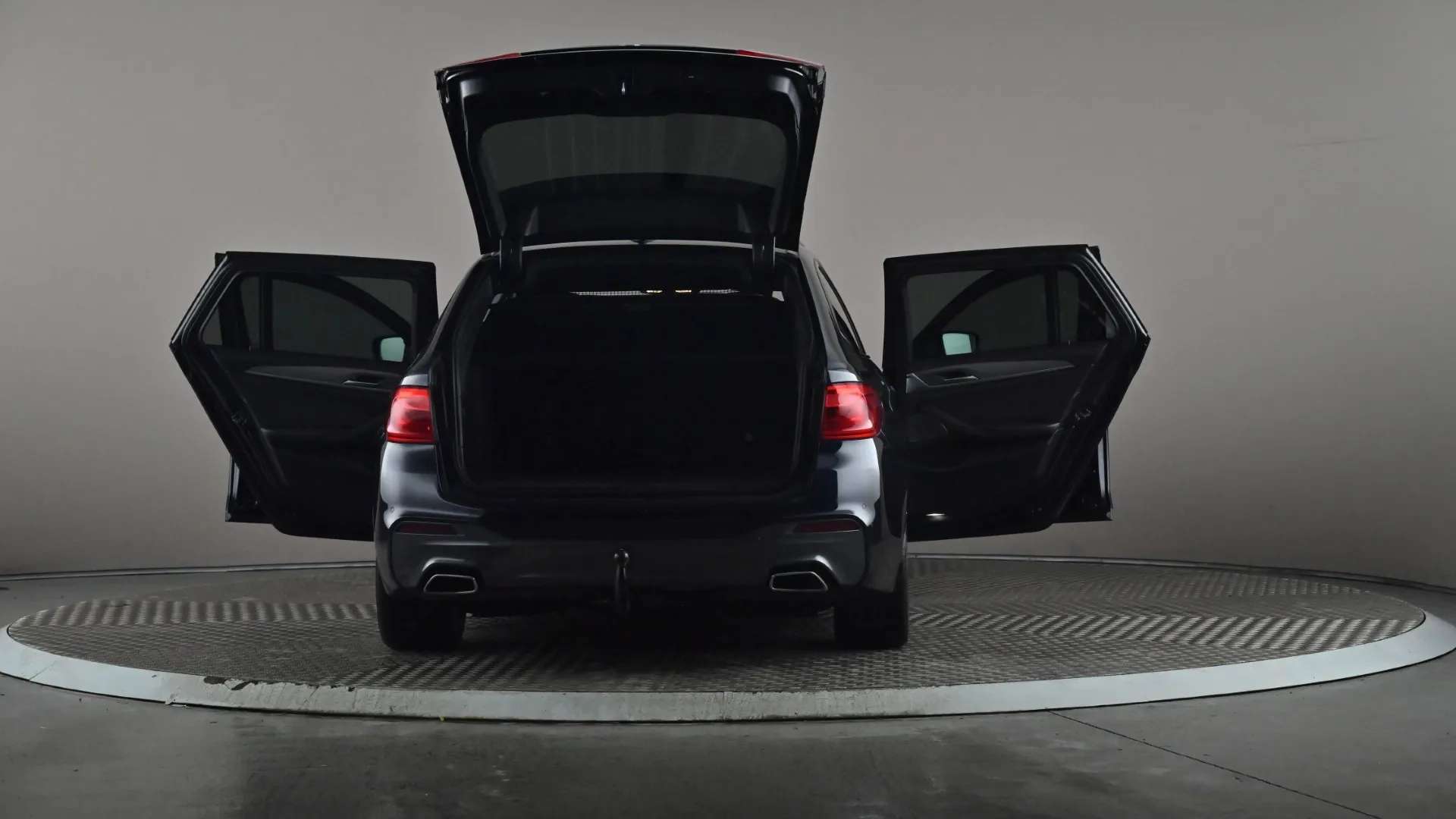 2018 BMW 5 SERIES TOURING 2018 BMW 5 SERIES TOURING