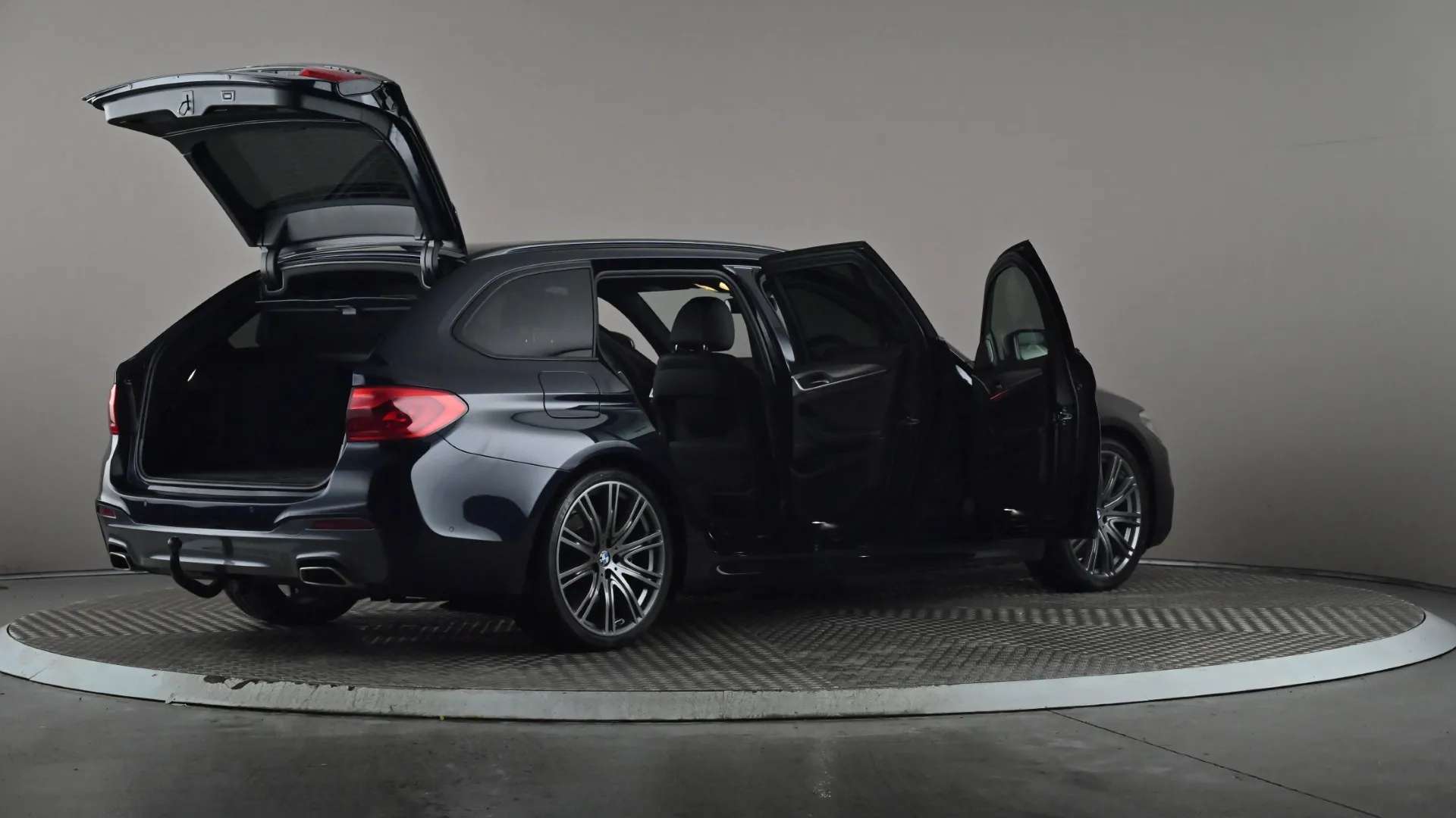 2018 BMW 5 SERIES TOURING 2018 BMW 5 SERIES TOURING