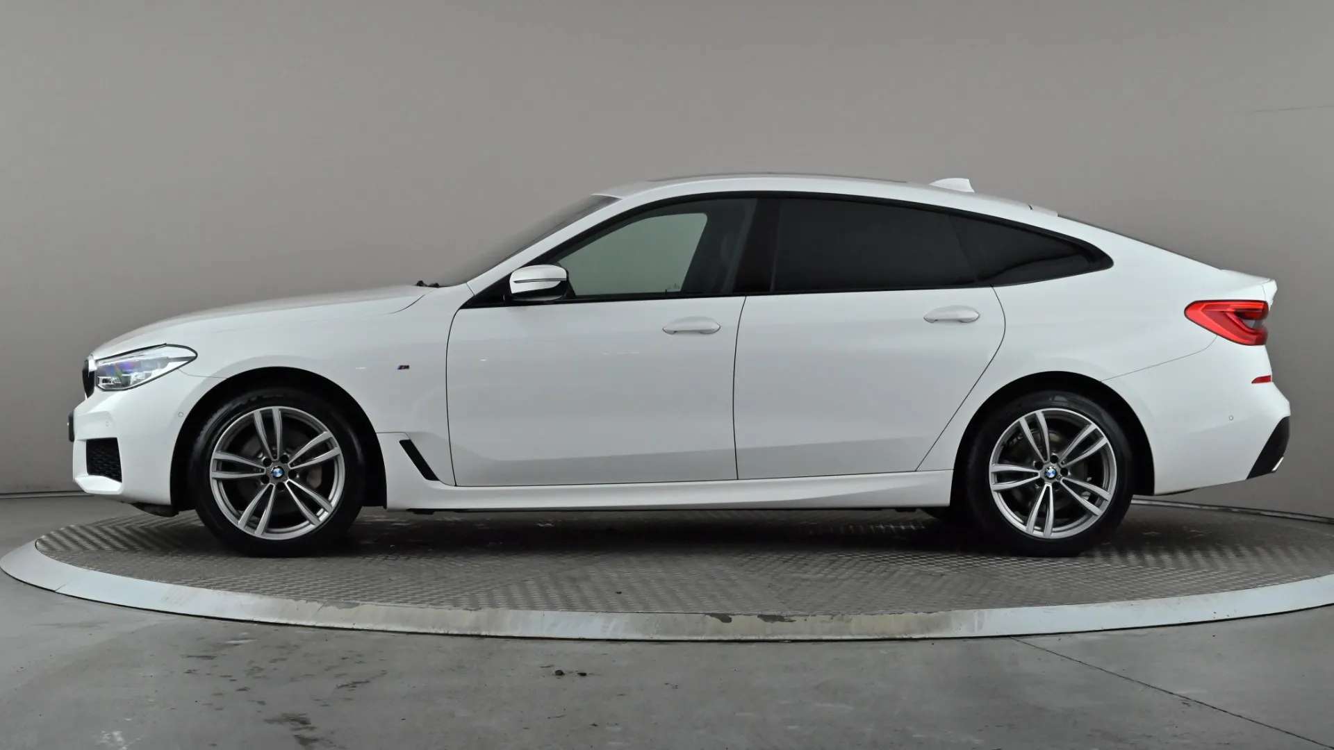 A 2020 BMW 6 SERIES GT 620d xDrive M Sport Auto A 2020 BMW 6 SERIES GT 620d xDrive M Sport Auto