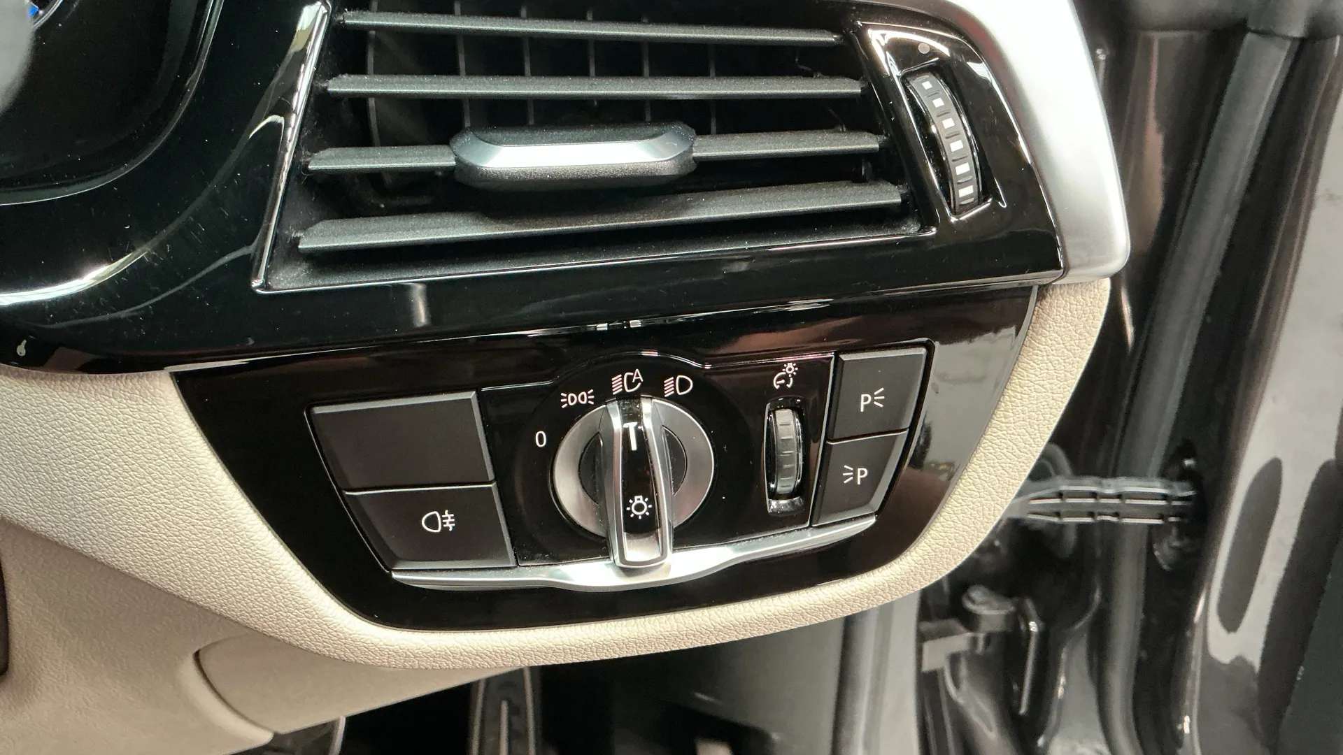 2018 BMW 6 SERIES GT 2018 BMW 6 SERIES GT