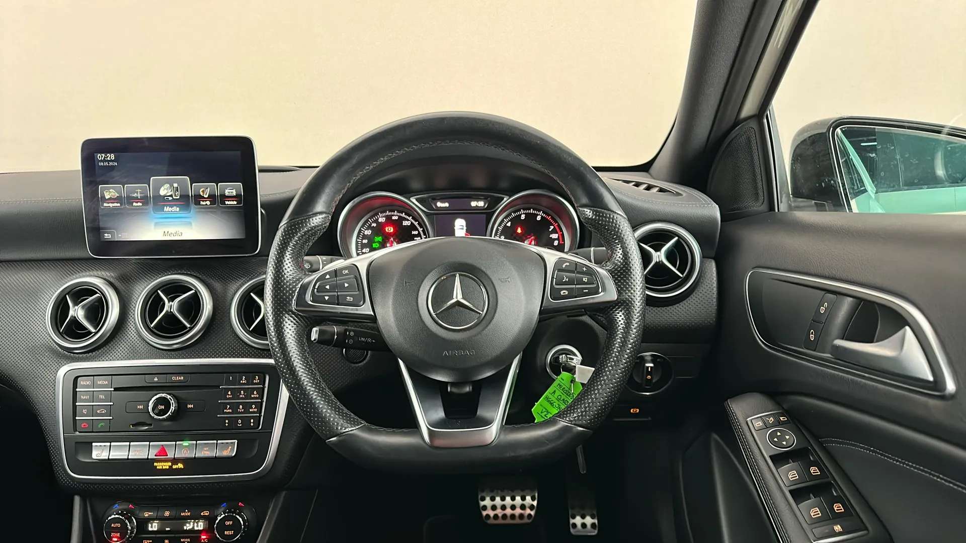2016 MERCEDES-BENZ A CLASS 2016 MERCEDES-BENZ A CLASS