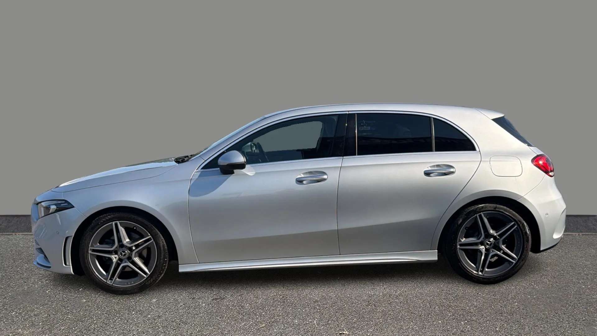 A 2019 MERCEDES-BENZ A CLASS A200 AMG Line Premium Auto A 2019 MERCEDES-BENZ A CLASS A200 AMG Line Premium Auto