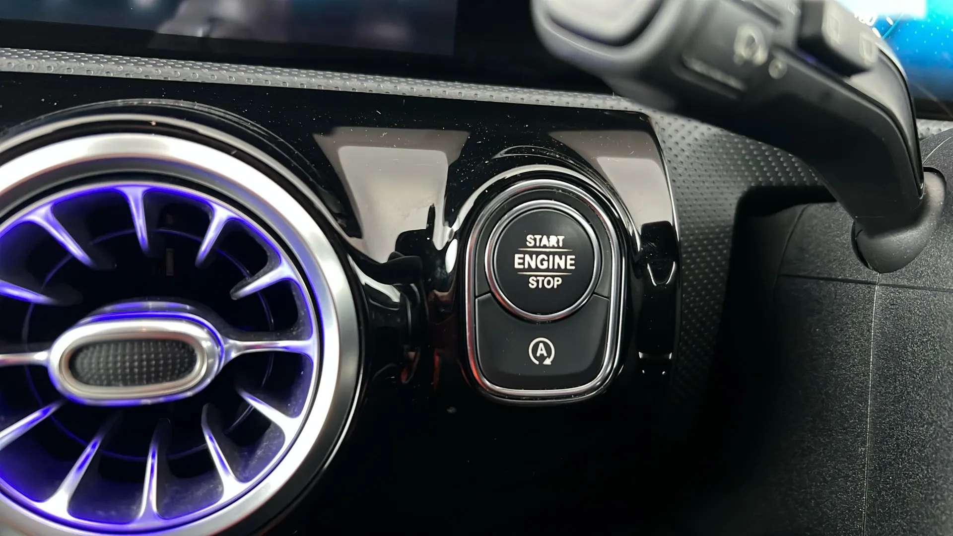 2019 MERCEDES-BENZ A CLASS 2019 MERCEDES-BENZ A CLASS