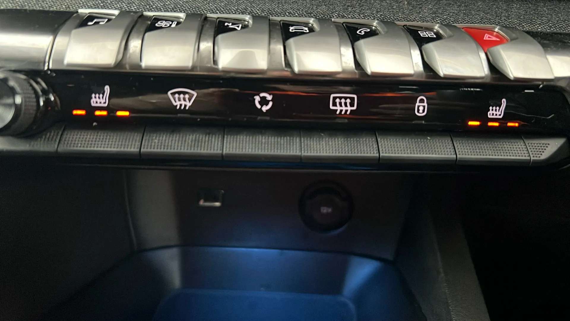 2023 PEUGEOT 3008 2023 PEUGEOT 3008