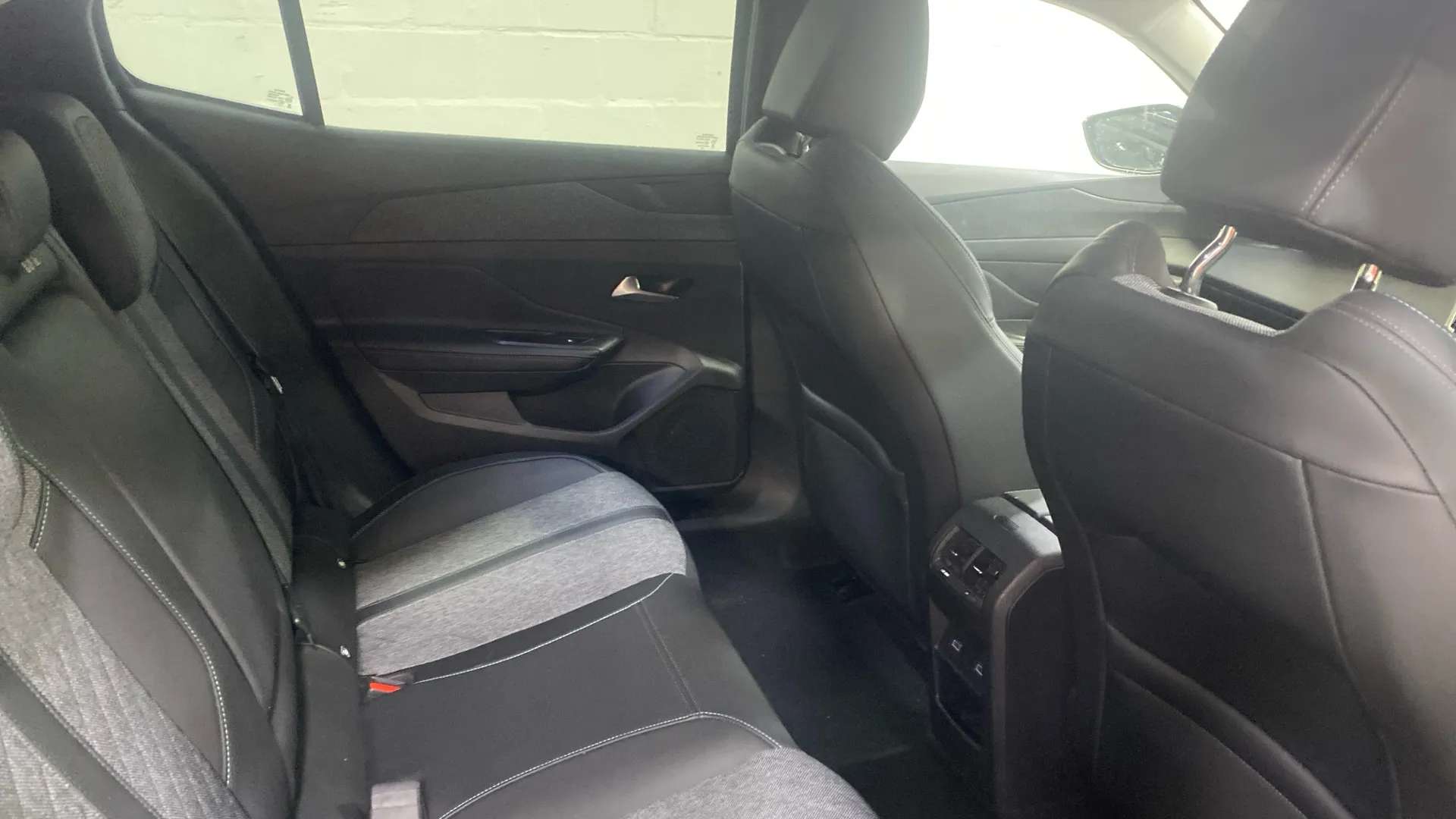 2023 PEUGEOT 408 2023 PEUGEOT 408