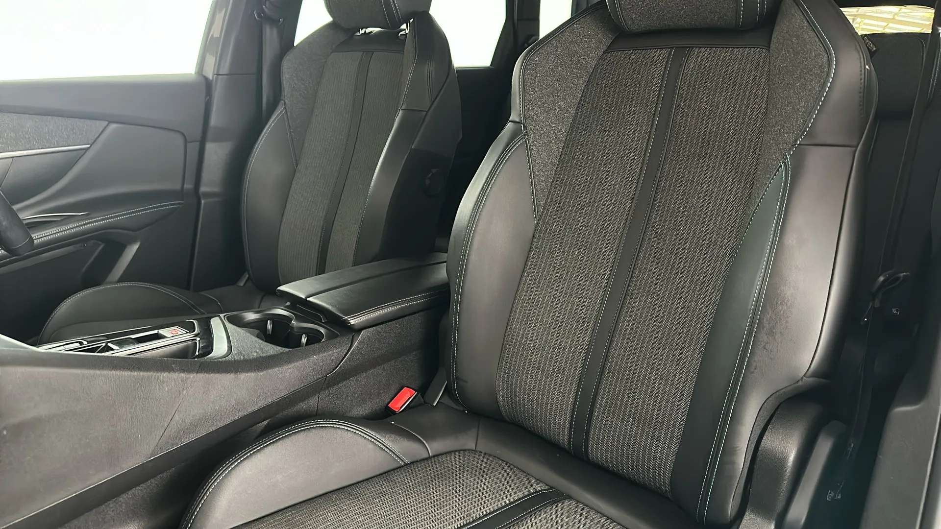 2023 PEUGEOT 5008 2023 PEUGEOT 5008