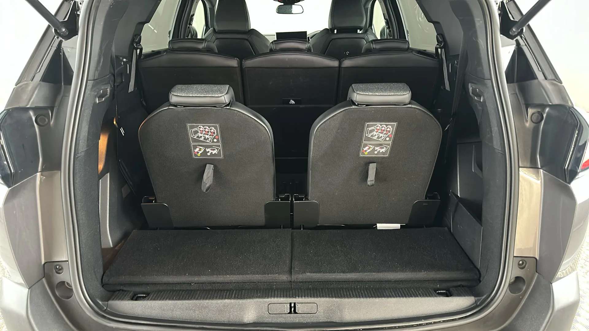 2023 PEUGEOT 5008 2023 PEUGEOT 5008