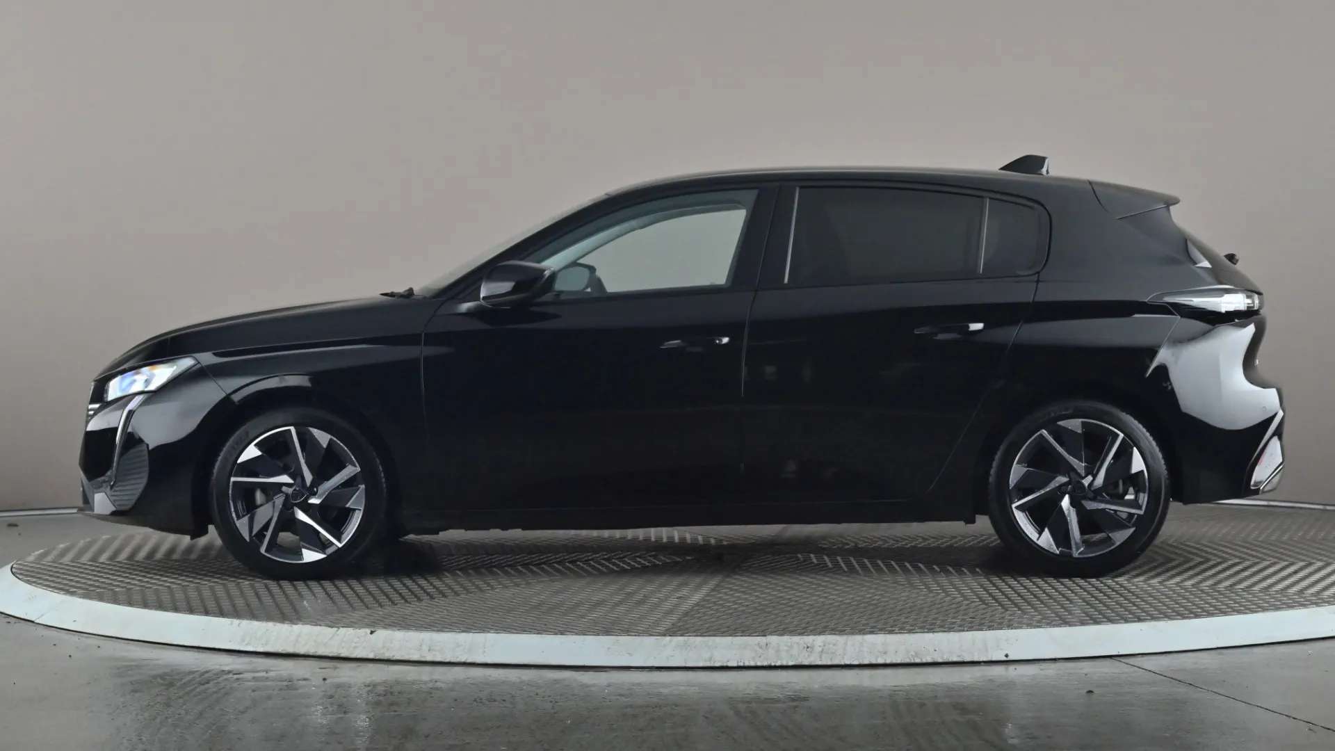 A 2023 PEUGEOT 308 1.2 PureTech Allure Premium EAT8 A 2023 PEUGEOT 308 1.2 PureTech Allure Premium EAT8