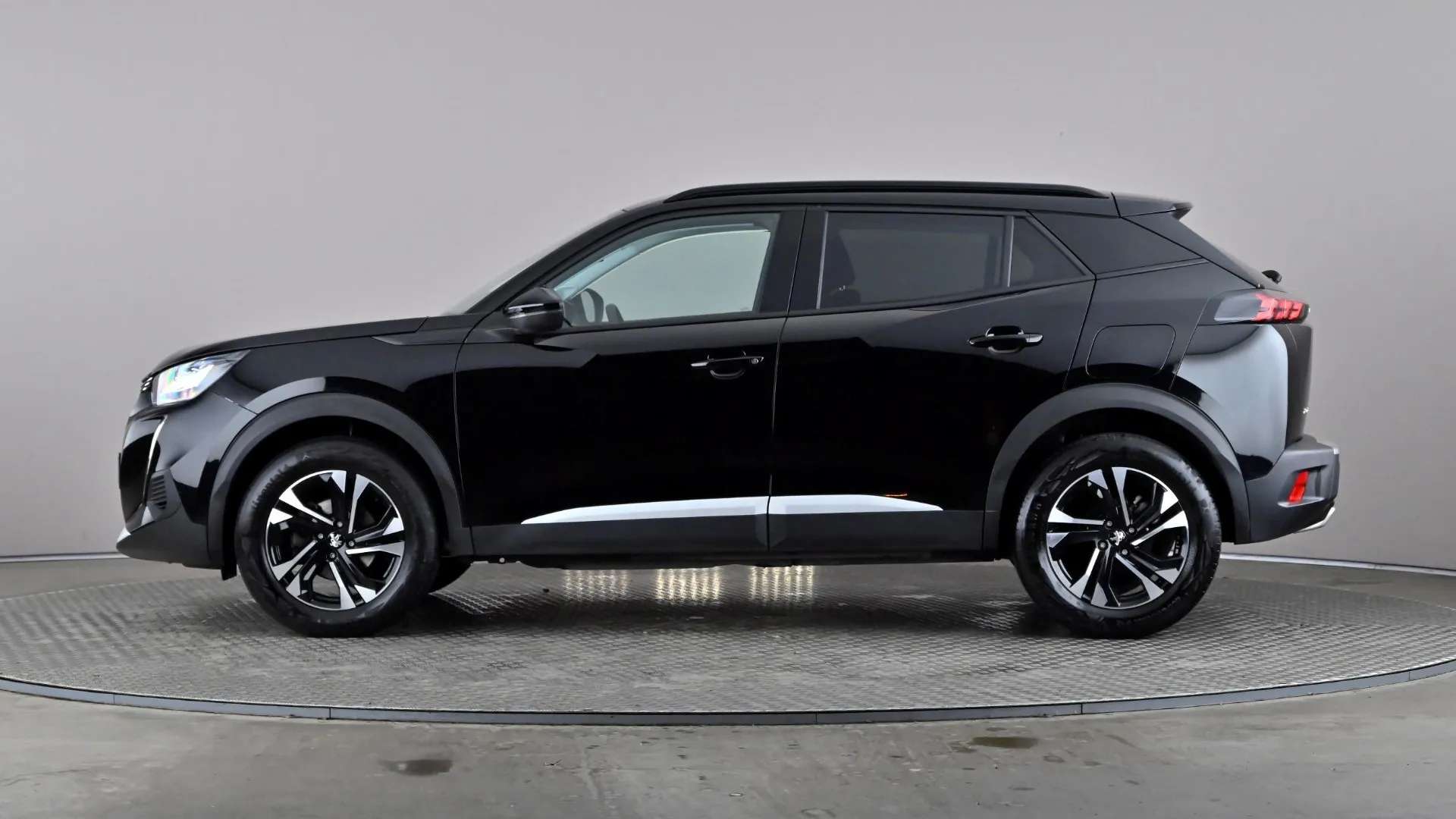 A 2022 PEUGEOT 2008 1.2 PureTech 130 Allure Premium+ EAT8 A 2022 PEUGEOT 2008 1.2 PureTech 130 Allure Premium+ EAT8