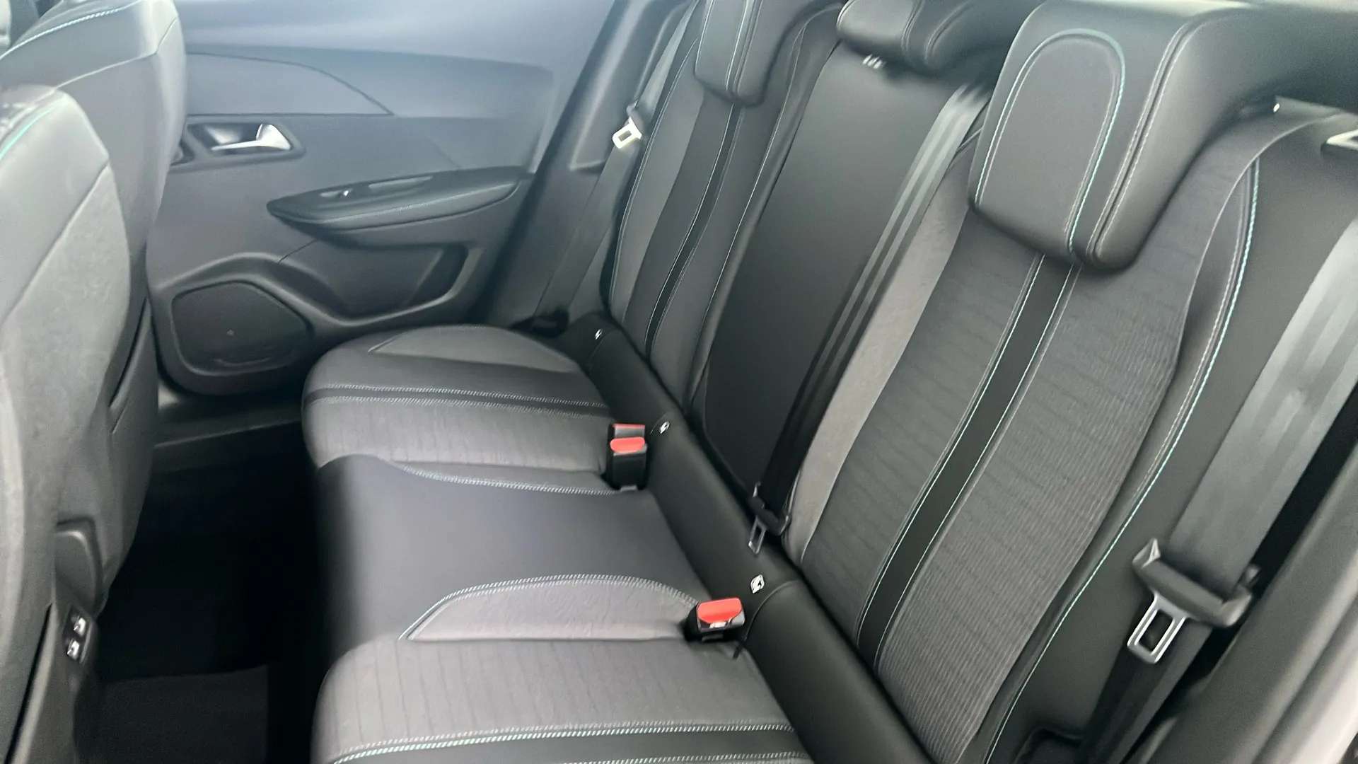 2022 PEUGEOT 2008 2022 PEUGEOT 2008