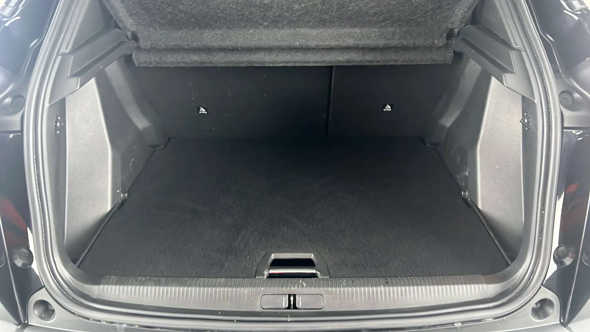 2022 PEUGEOT 2008 2022 PEUGEOT 2008