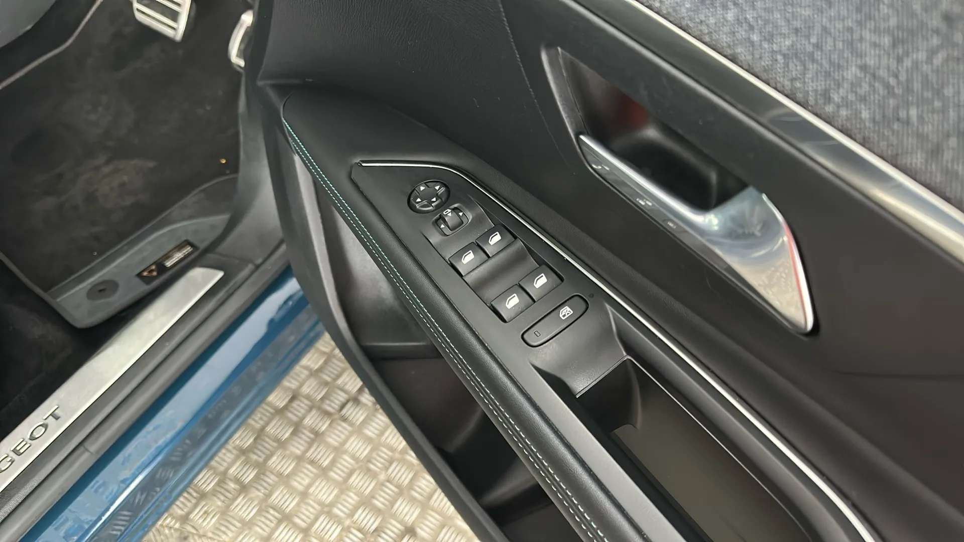 2022 PEUGEOT 3008 2022 PEUGEOT 3008