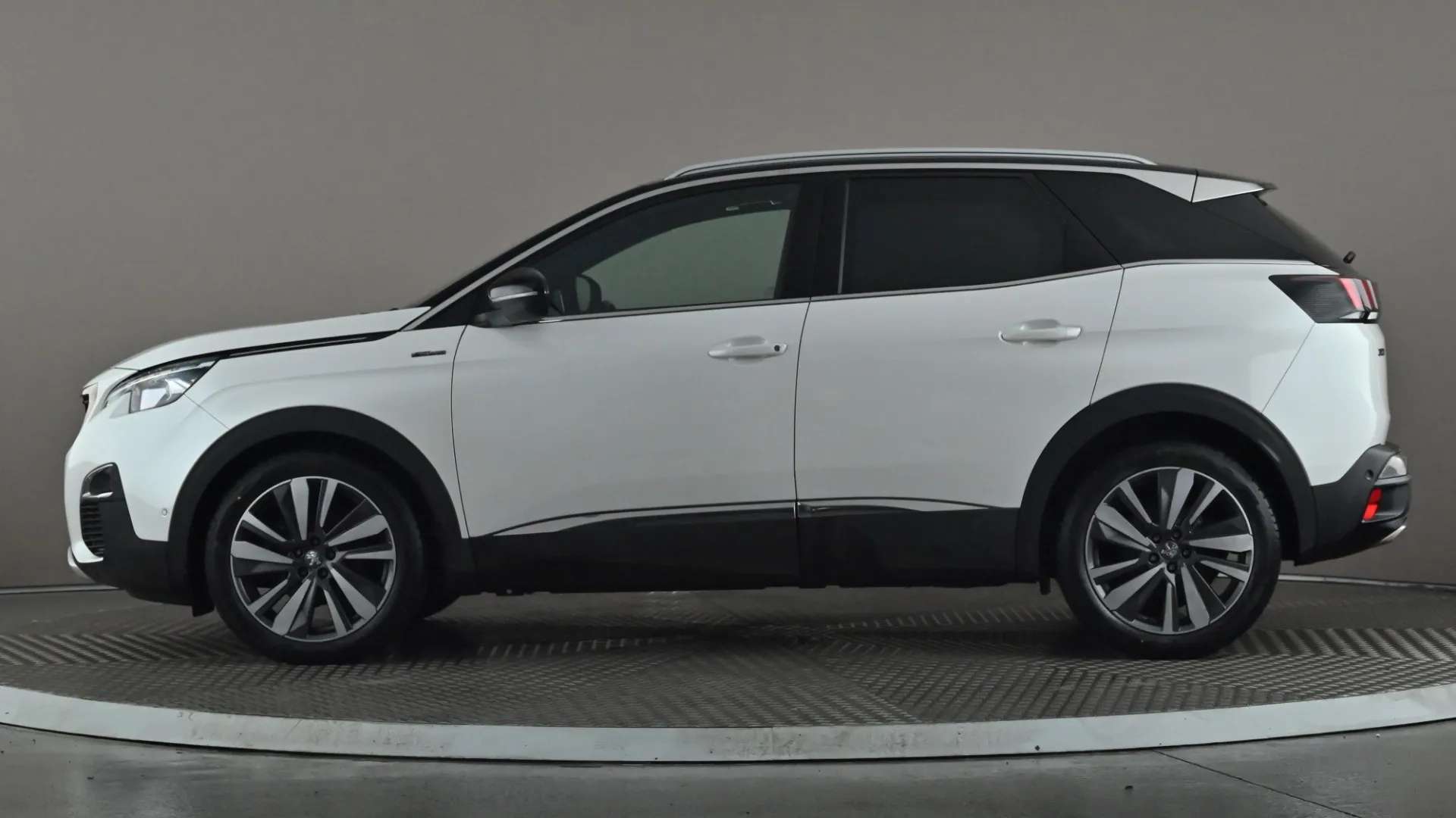A 2019 PEUGEOT 3008 1.5 BlueHDi GT Line Premium EAT8 A 2019 PEUGEOT 3008 1.5 BlueHDi GT Line Premium EAT8