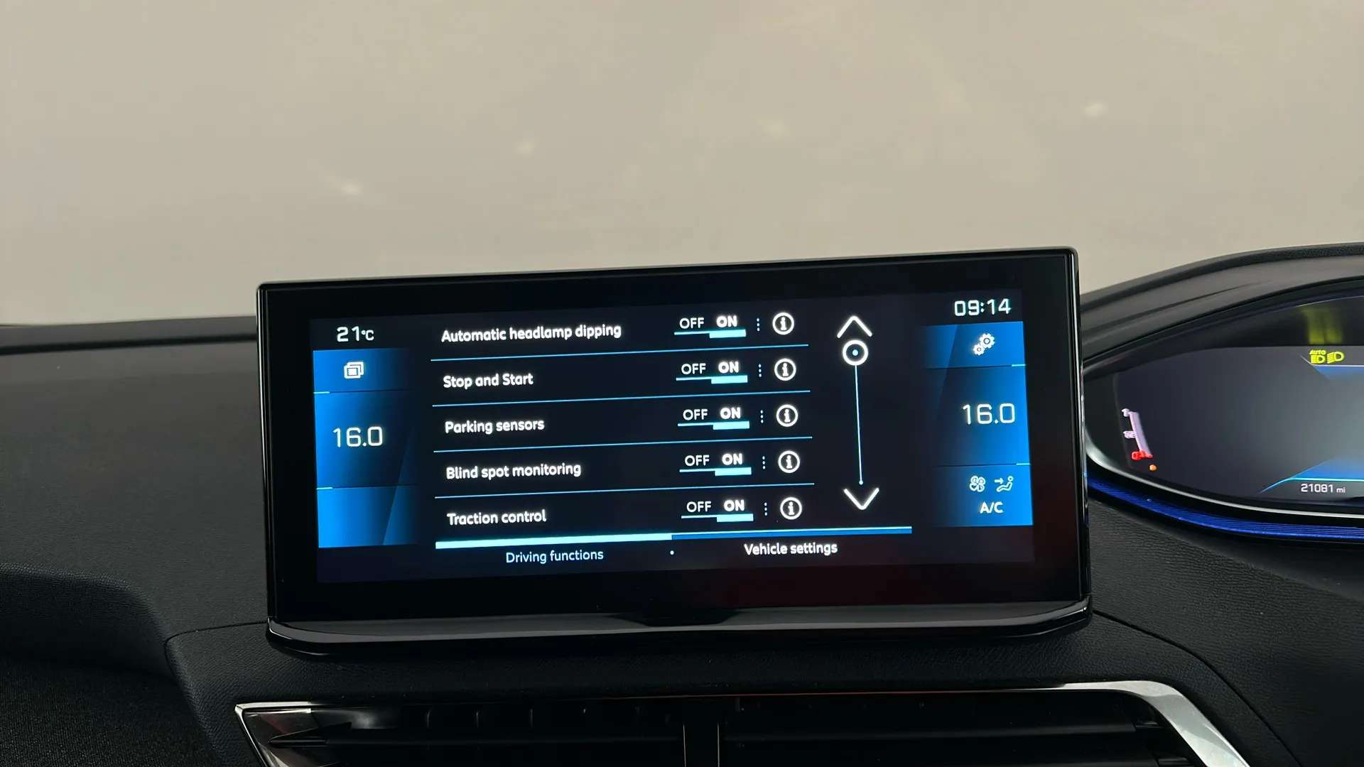 2023 PEUGEOT 3008 2023 PEUGEOT 3008