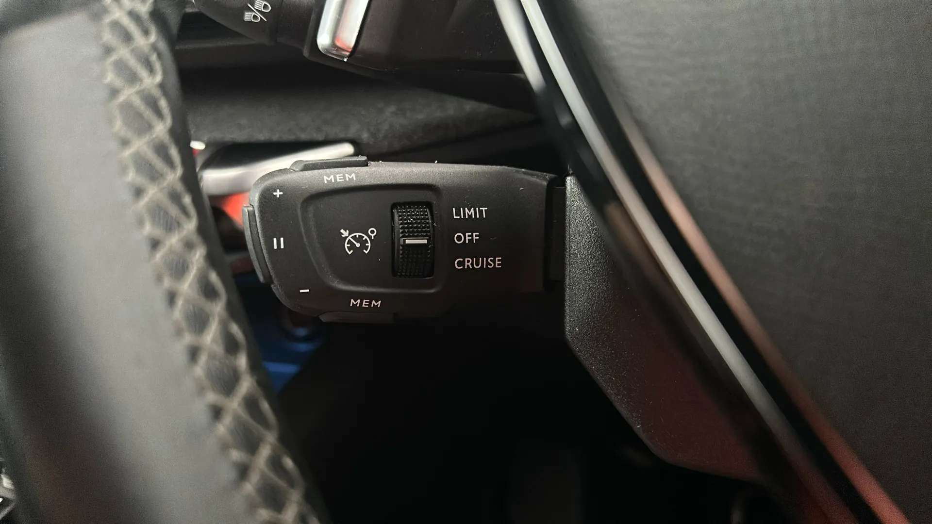 2023 PEUGEOT 3008 2023 PEUGEOT 3008