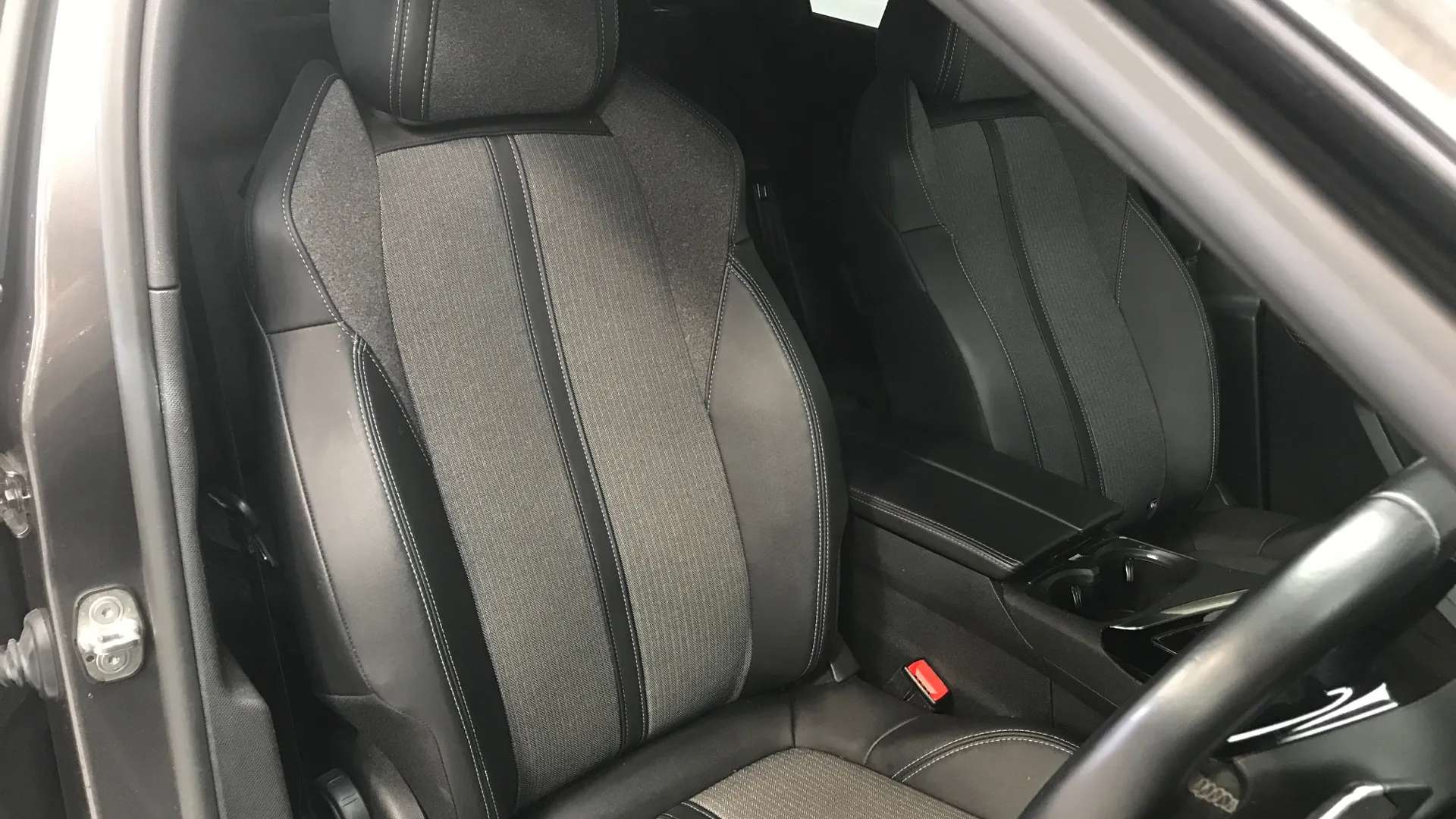 2023 PEUGEOT 3008 2023 PEUGEOT 3008