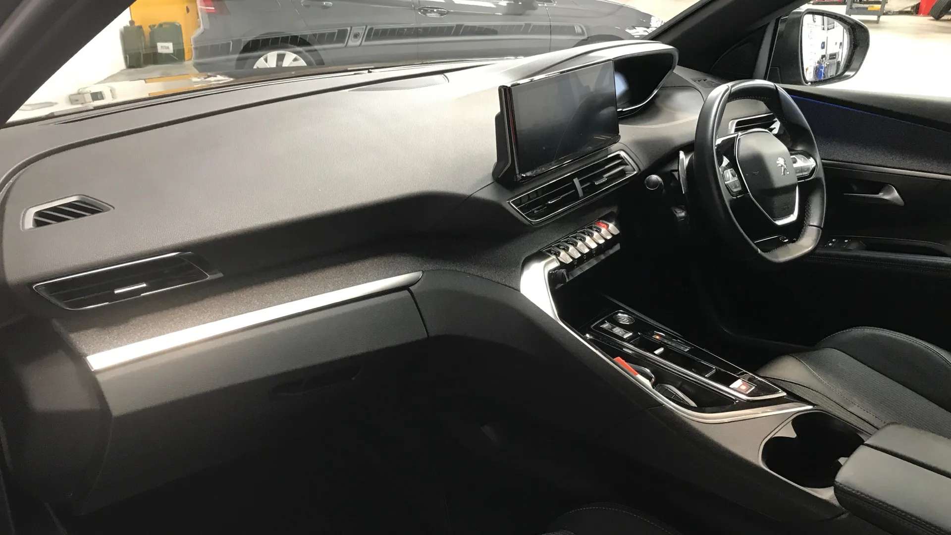 2023 PEUGEOT 3008 2023 PEUGEOT 3008