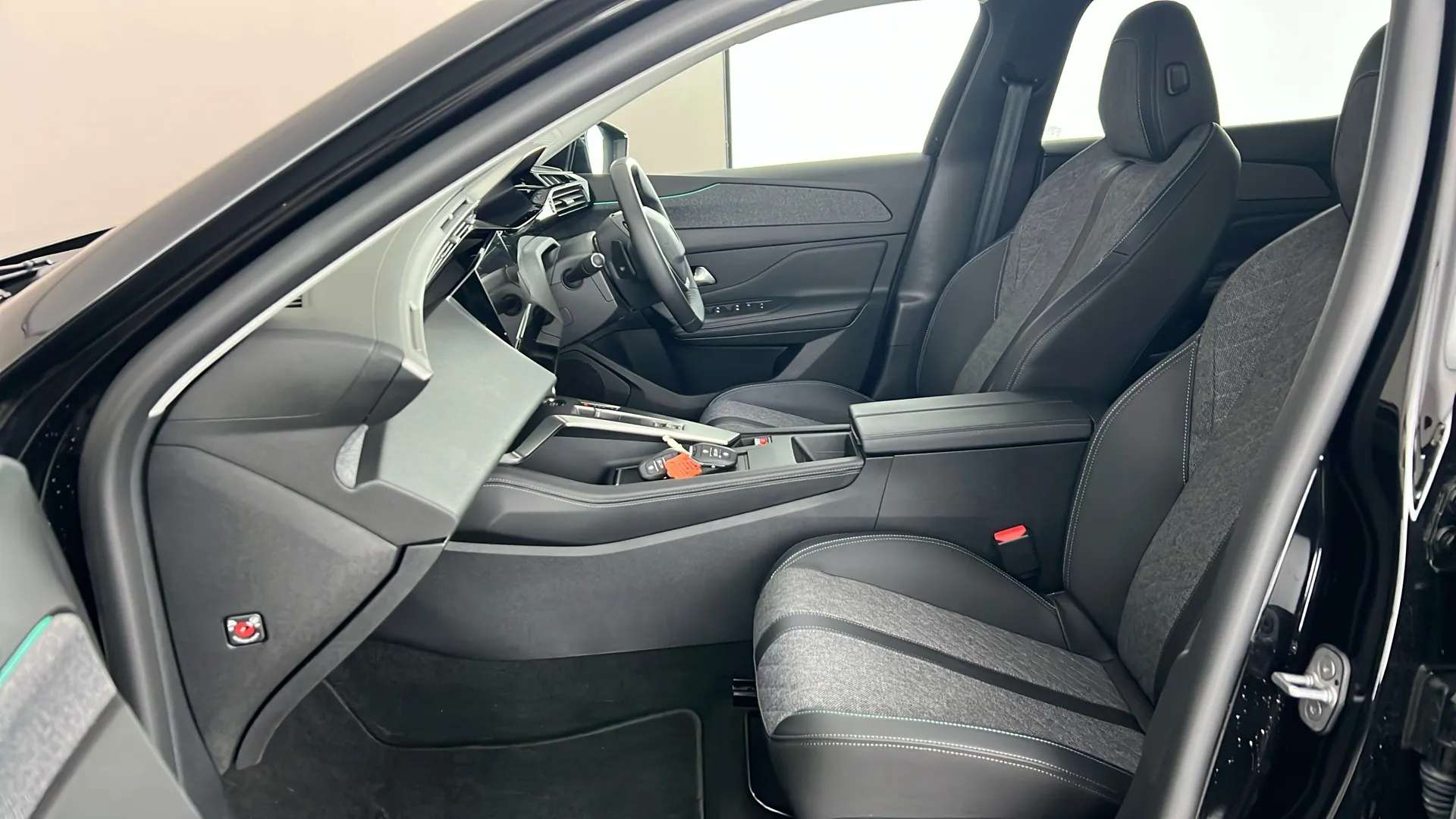 2023 PEUGEOT 408 2023 PEUGEOT 408