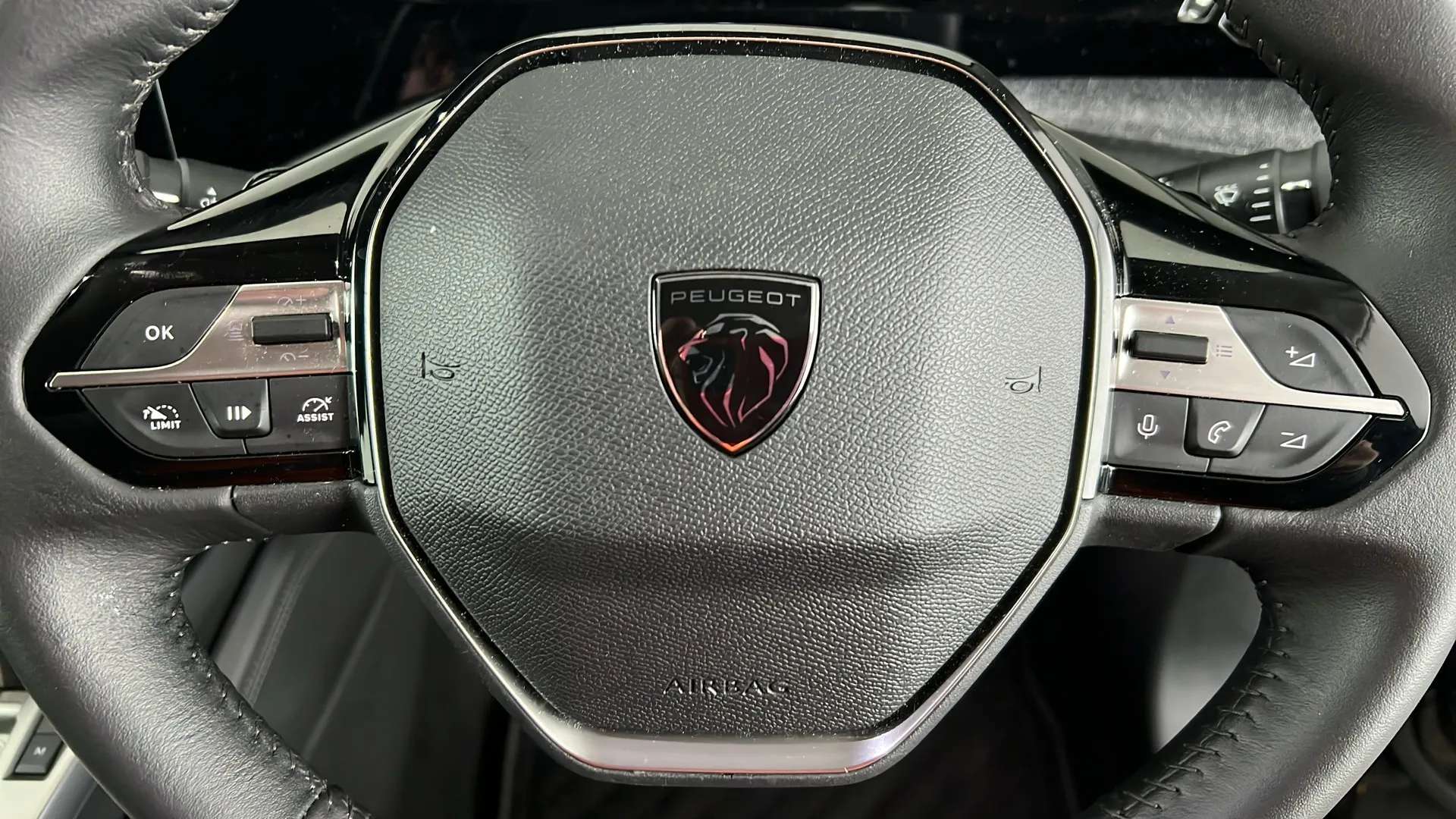 2023 PEUGEOT 408 2023 PEUGEOT 408