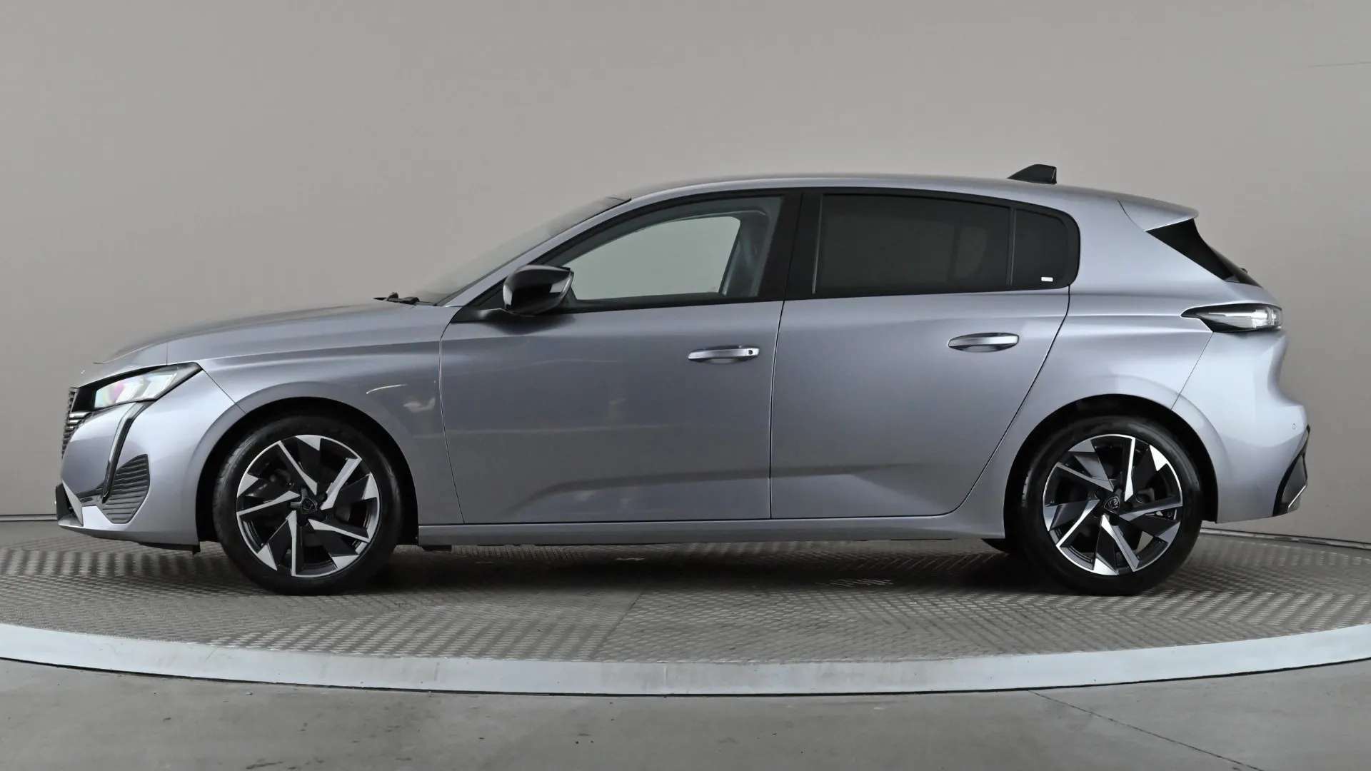 A 2023 PEUGEOT 308 1.2 PureTech Allure Premium EAT8 A 2023 PEUGEOT 308 1.2 PureTech Allure Premium EAT8