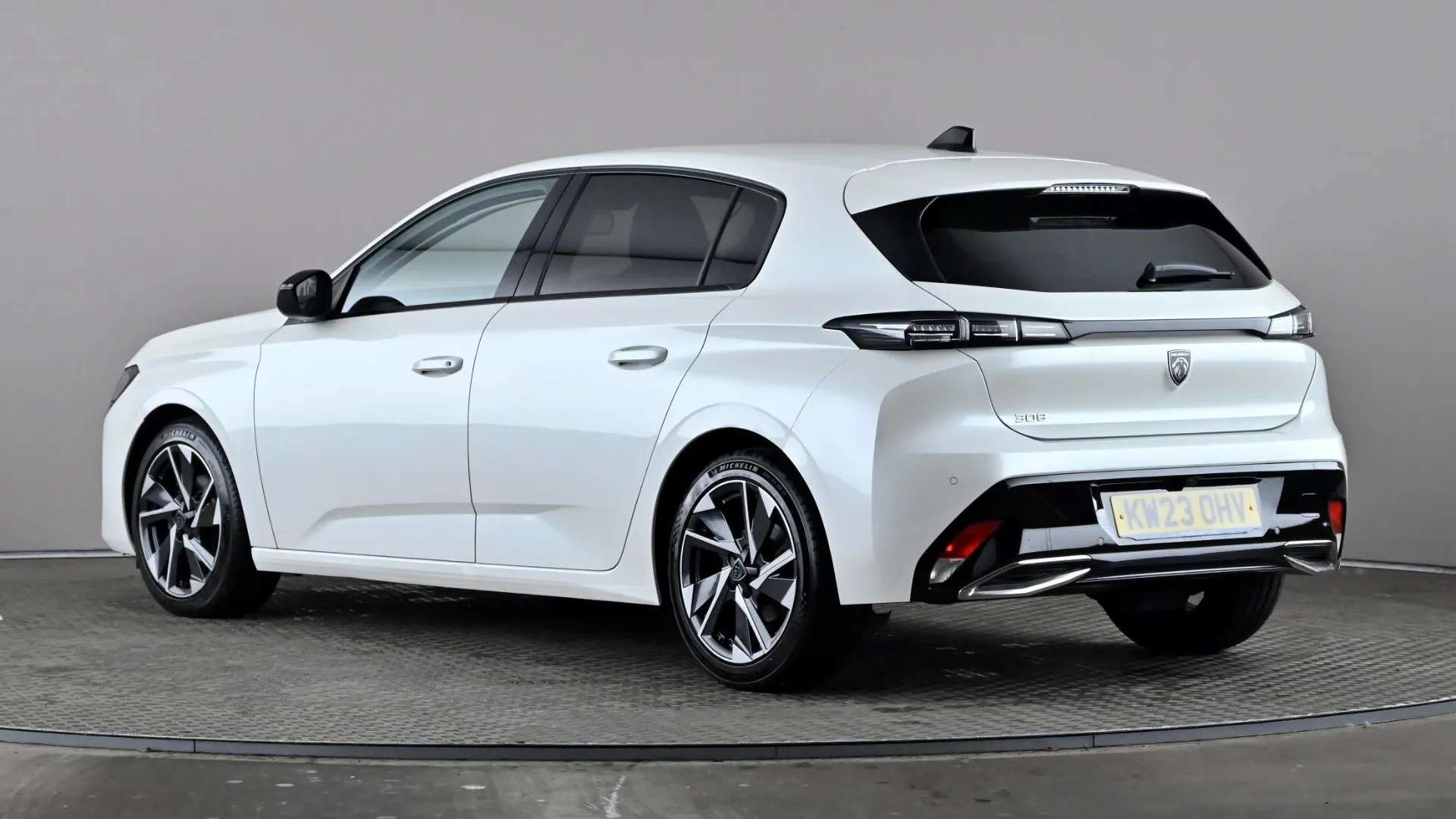 A 2023 PEUGEOT 308 1.2 PureTech Allure Premium EAT8 A 2023 PEUGEOT 308 1.2 PureTech Allure Premium EAT8