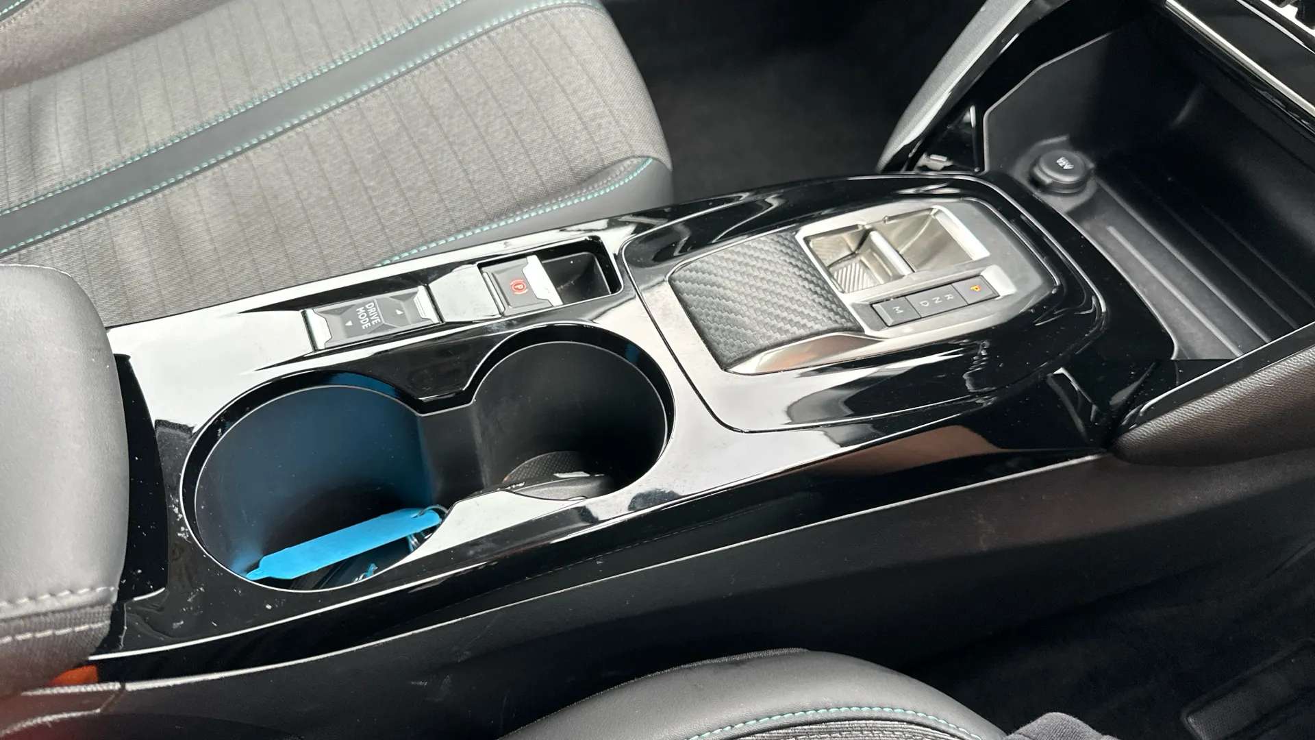 2024 PEUGEOT 208 2024 PEUGEOT 208