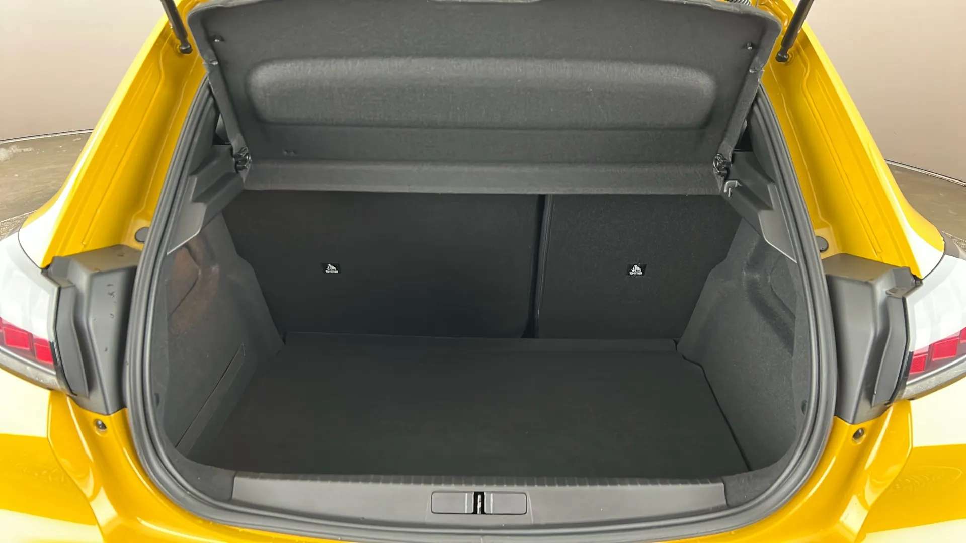 2023 PEUGEOT 208 2023 PEUGEOT 208