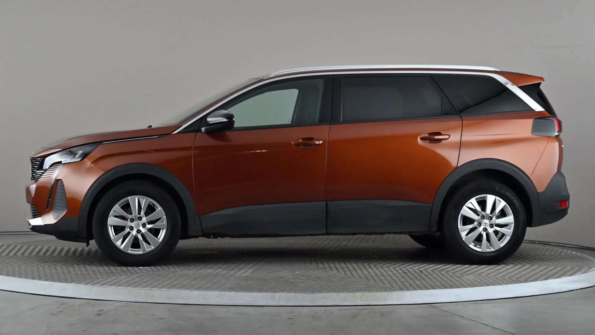 A 2023 PEUGEOT 5008 1.5 BlueHDi Allure Premium+ EAT8 A 2023 PEUGEOT 5008 1.5 BlueHDi Allure Premium+ EAT8
