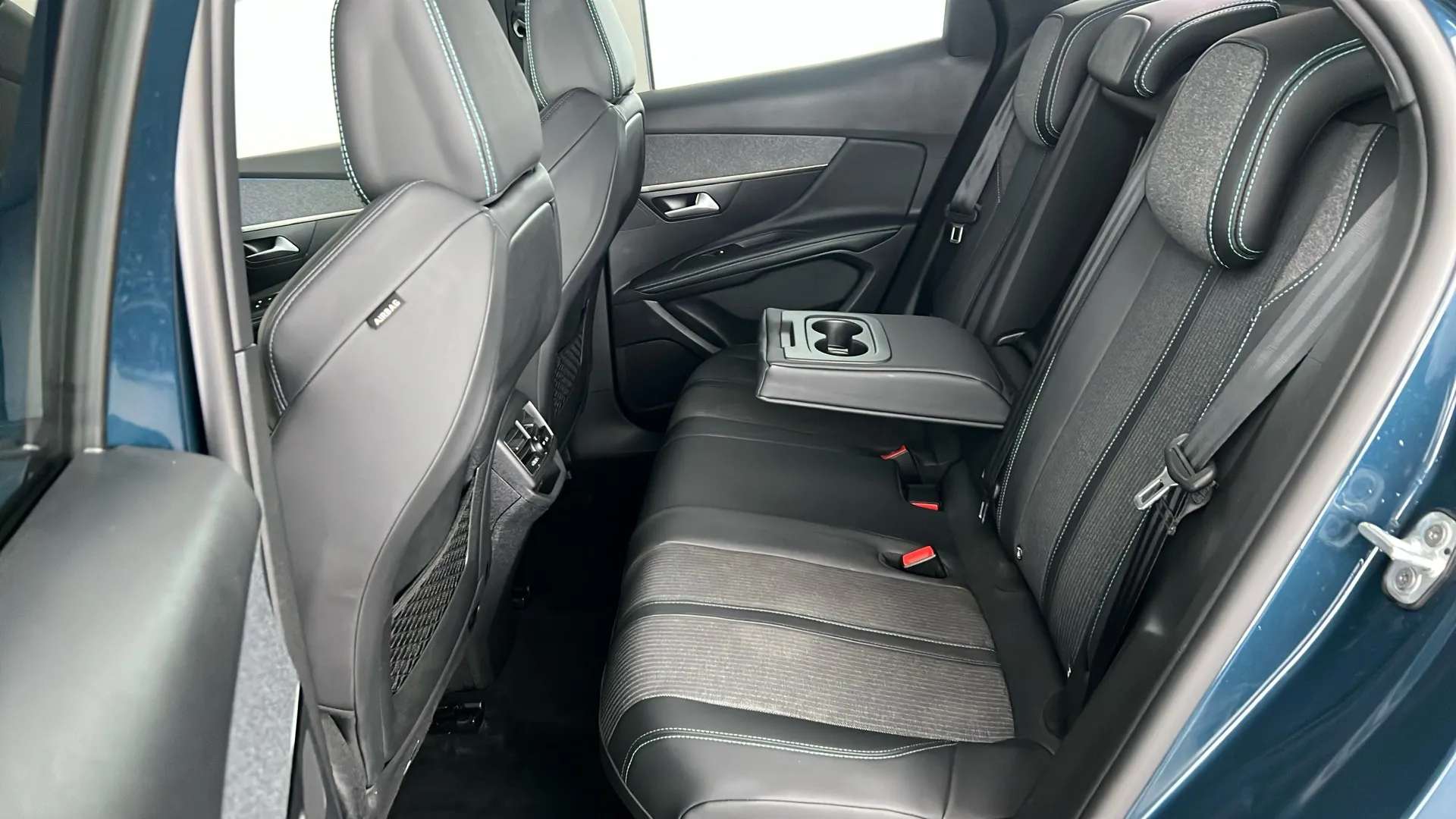 2022 PEUGEOT 3008 2022 PEUGEOT 3008