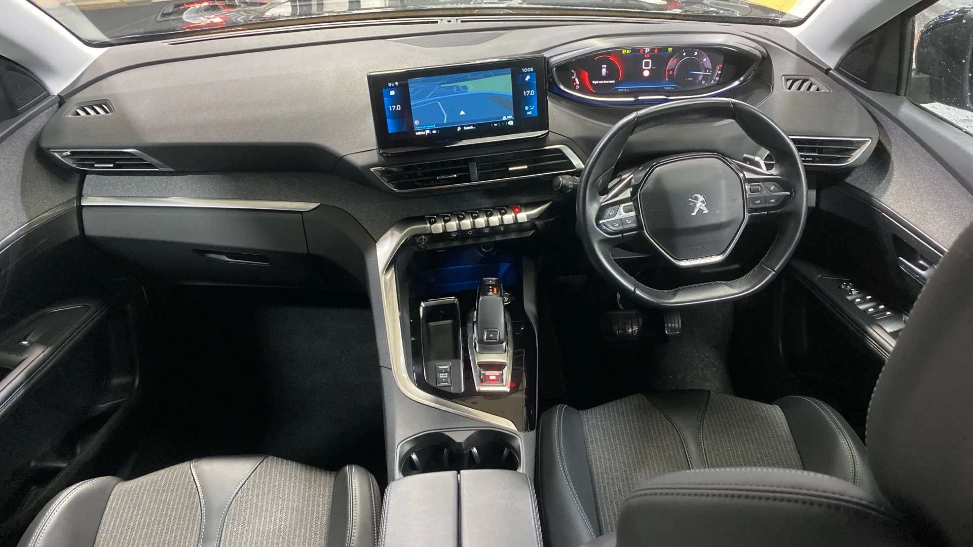 A 2022 PEUGEOT 3008 1.5 BlueHDi Allure Premium EAT8 A 2022 PEUGEOT 3008 1.5 BlueHDi Allure Premium EAT8