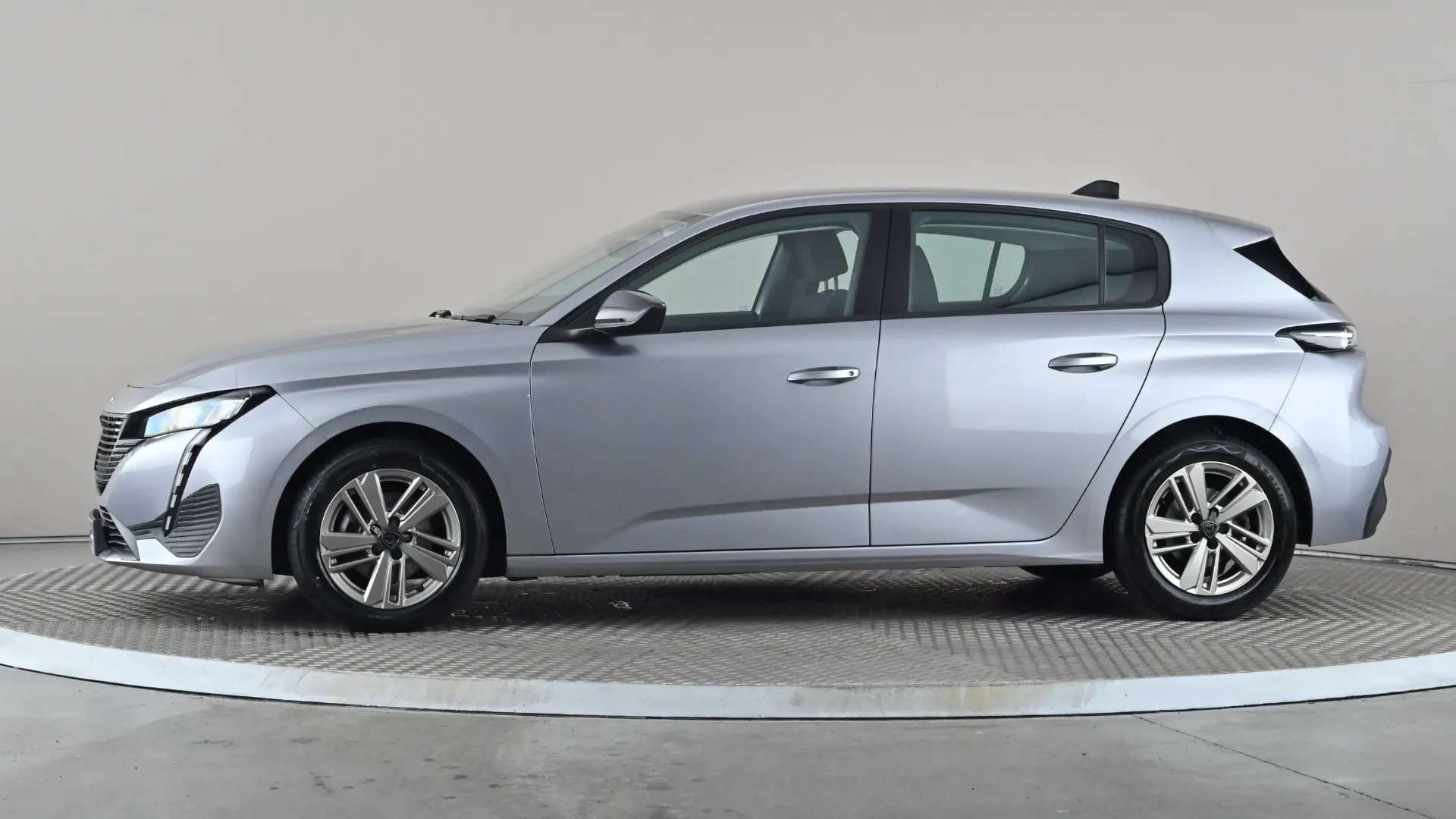 A 2022 PEUGEOT 308 1.2 PureTech Active Premium EAT8 A 2022 PEUGEOT 308 1.2 PureTech Active Premium EAT8