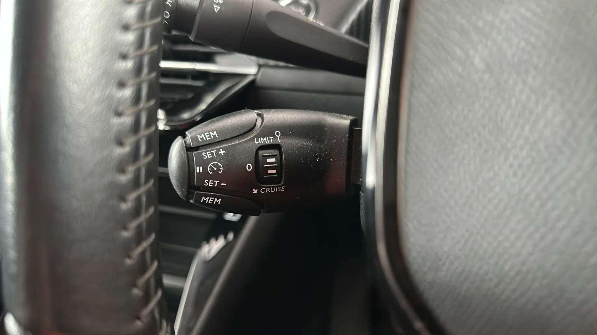 2020 PEUGEOT 208 2020 PEUGEOT 208